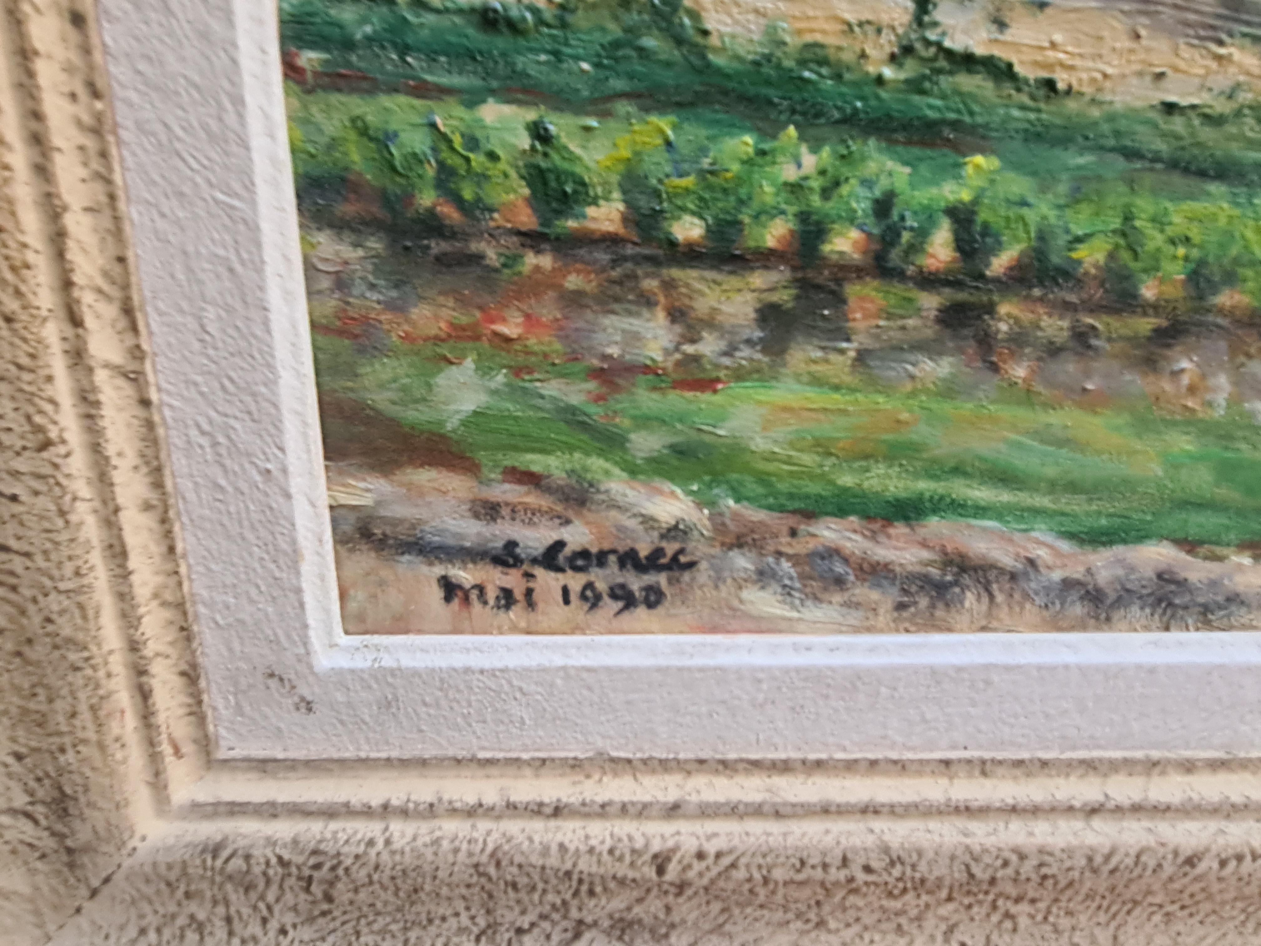 Óleo sobre tabla de finales del siglo XX, escena de un jardín y un pabellón, obra de S Cornec. El cuadro está firmado abajo a la izquierda y firmado y titulado en la tabla trasera. Presentado en un marco de madera tallada y patinada.

Una