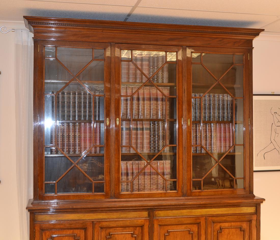 Spectacular S & H Jewell large Victorian mahogany antique library bookcase.

Dating from circa 1880 and by the renowned Cabinet makers S & H Jewell of Holborn in London, this spectacular large Victorian mahogany antique library bookcase is of
