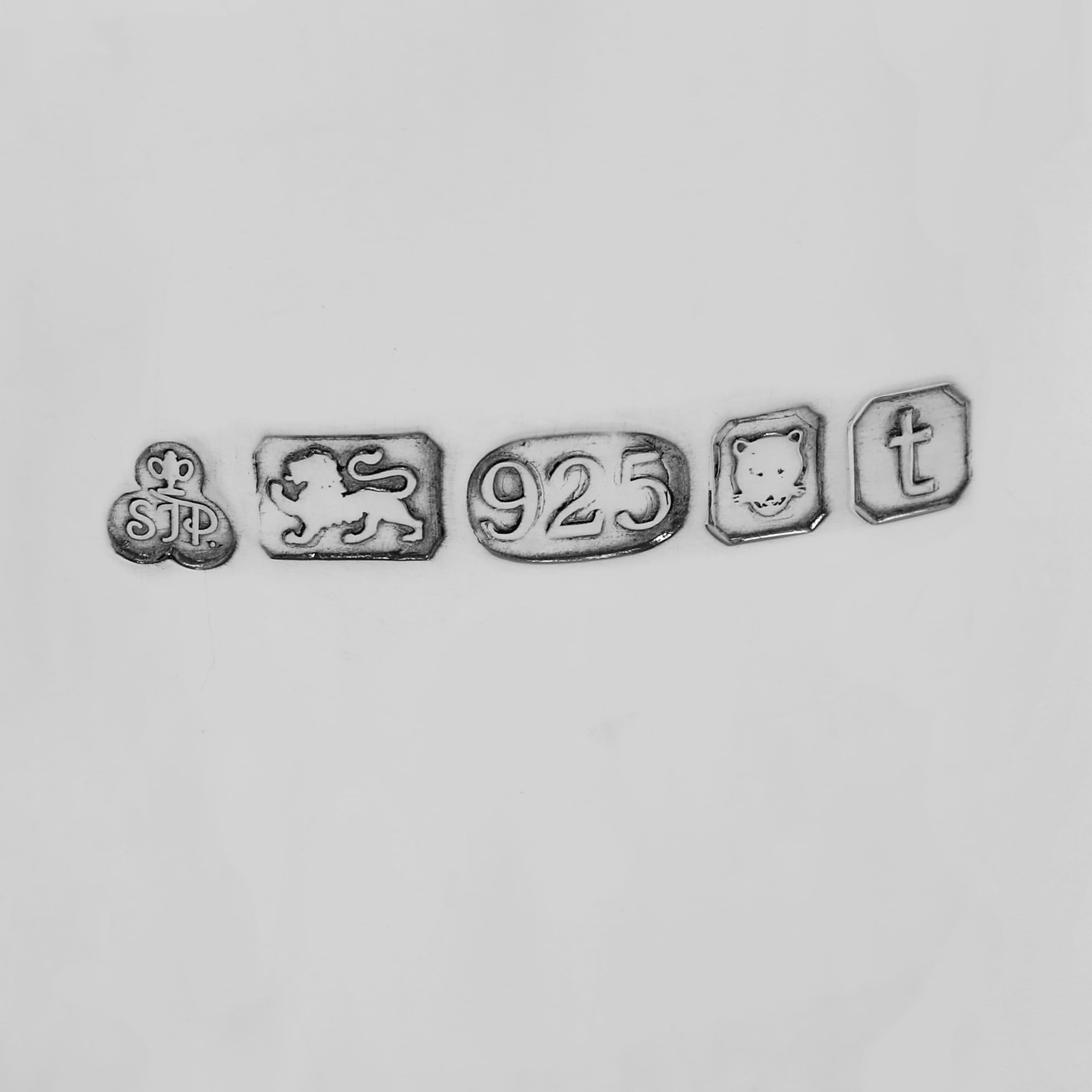 XXI secolo e contemporaneo S. J. Phillips of London set di 8 tazze da julep alla menta in argento sterling realizzato nel 2018 in vendita