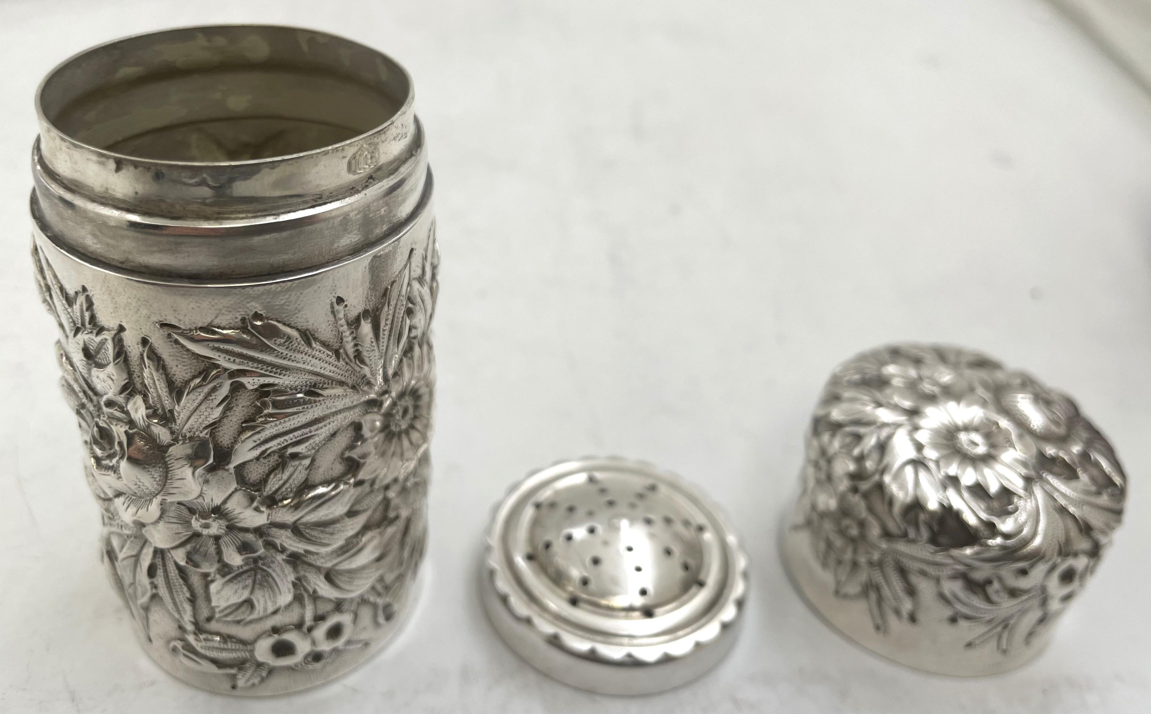 Argento S. Kirk & Son & Co, scatola per spezie in argento massiccio Besamim dal 1903 al 1924 in vendita