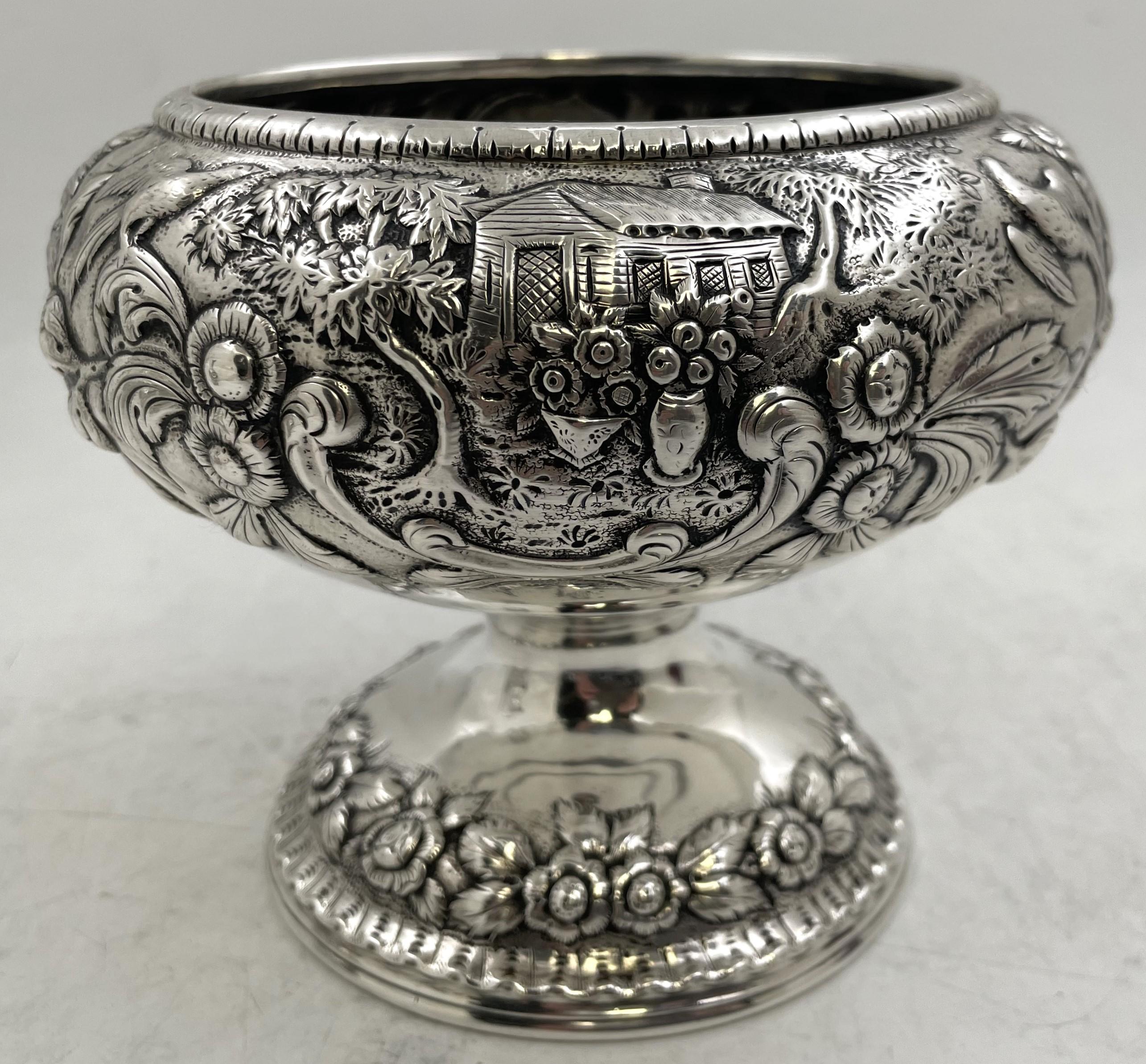 Sbalzo S. Kirk & Son - Ciotola con piede in argento sterling con paesaggio repousse del 1846-61 in vendita