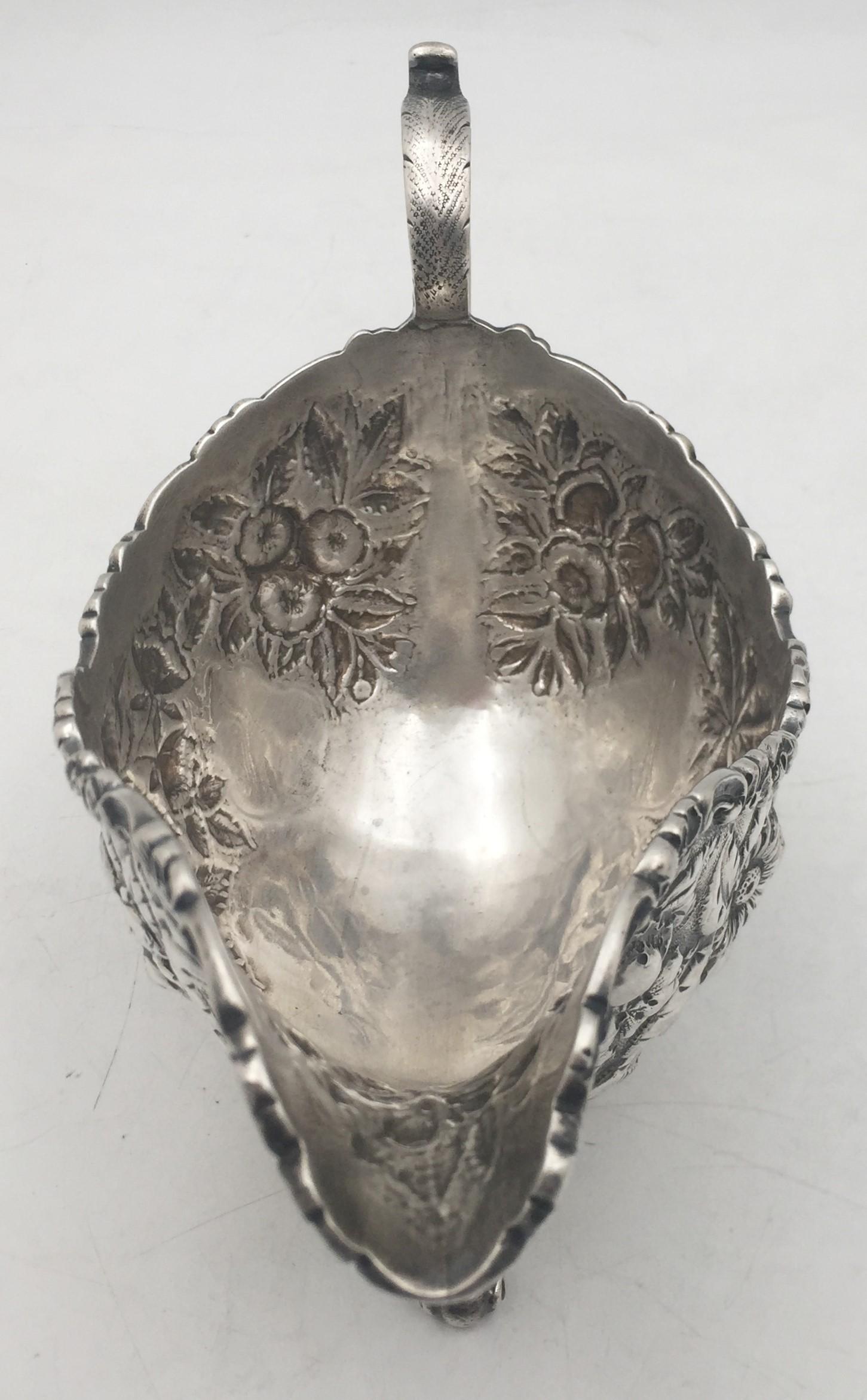 American S. Kirk & Son Sterling Silver Set of 2 Sauce Boats in Repousse Pattern For Sale