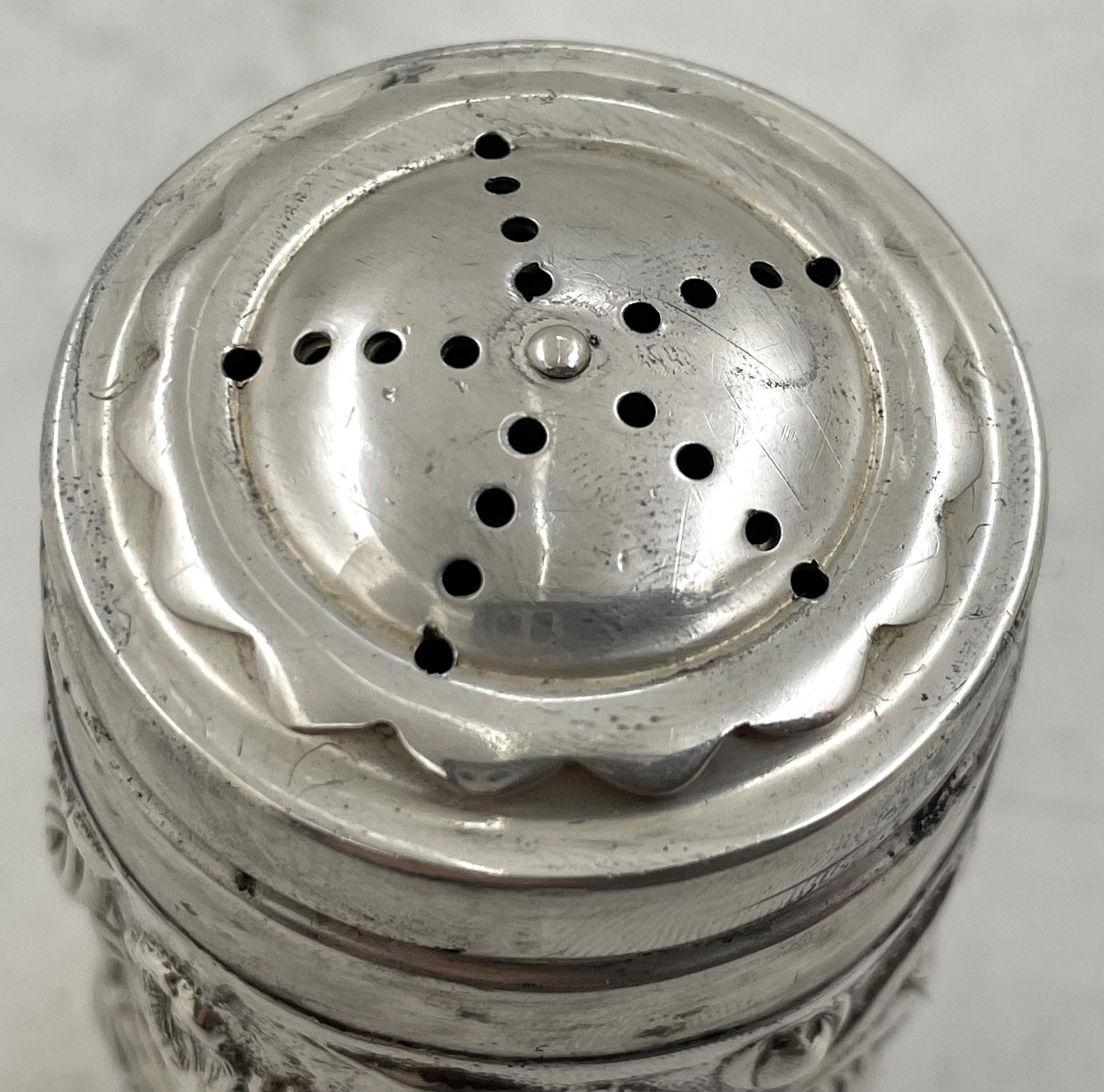 S. Kirk & Son - Scatola per le spezie Besamim in argento sterling e repousse del 1903-1907 in vendita 2