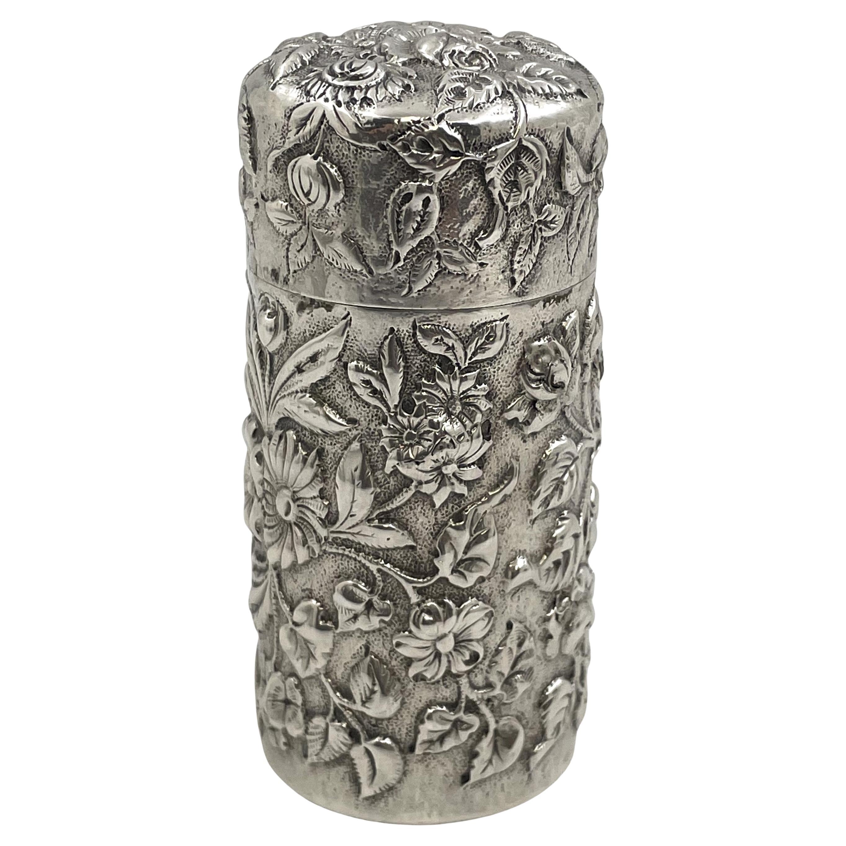 S. Kirk & Son, boîte à pointes Besamim en argent sterling repoussé de 1903-1907