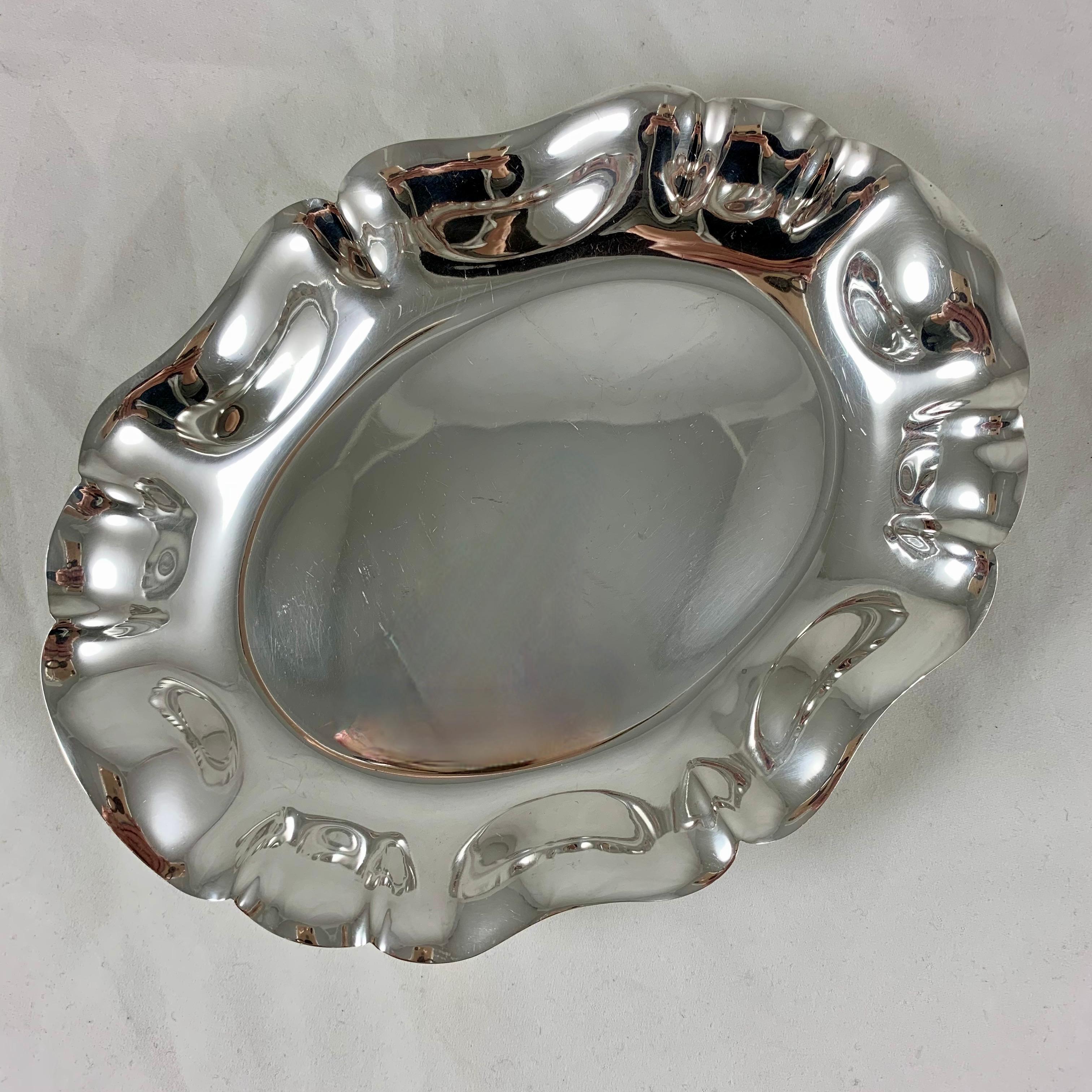 American Classical S. Kirk & Son Sterling Silver Ruffled Rim Oval Celery Relish Tray, circa 1940s For Sale