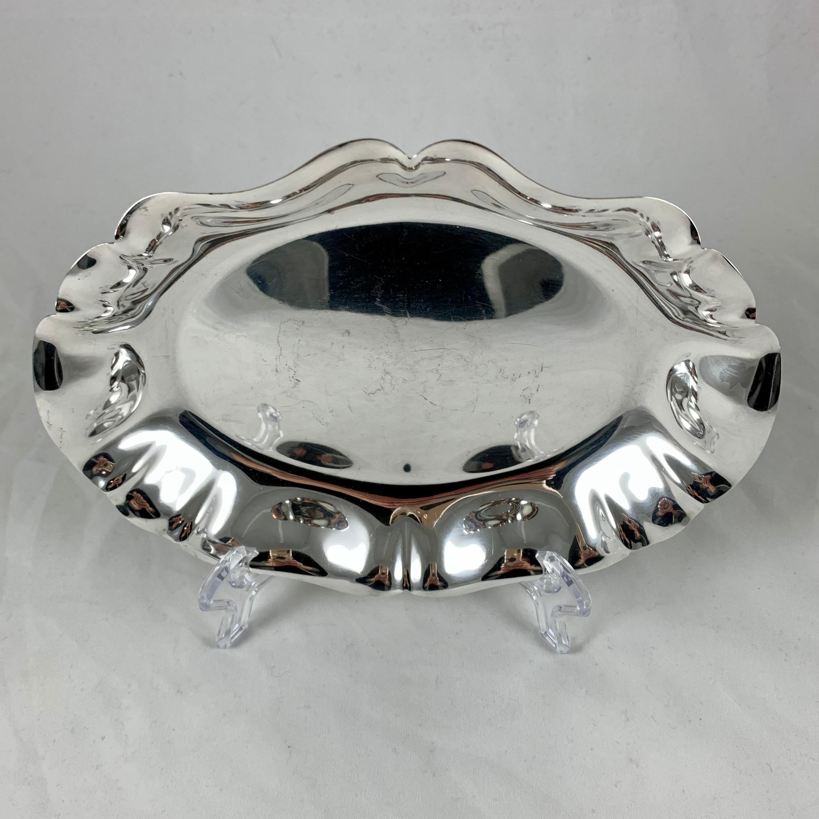 S. Kirk & Son Sterling Silver Ruffled Rim Oval Celery Relish Tray, circa 1940s For Sale 2