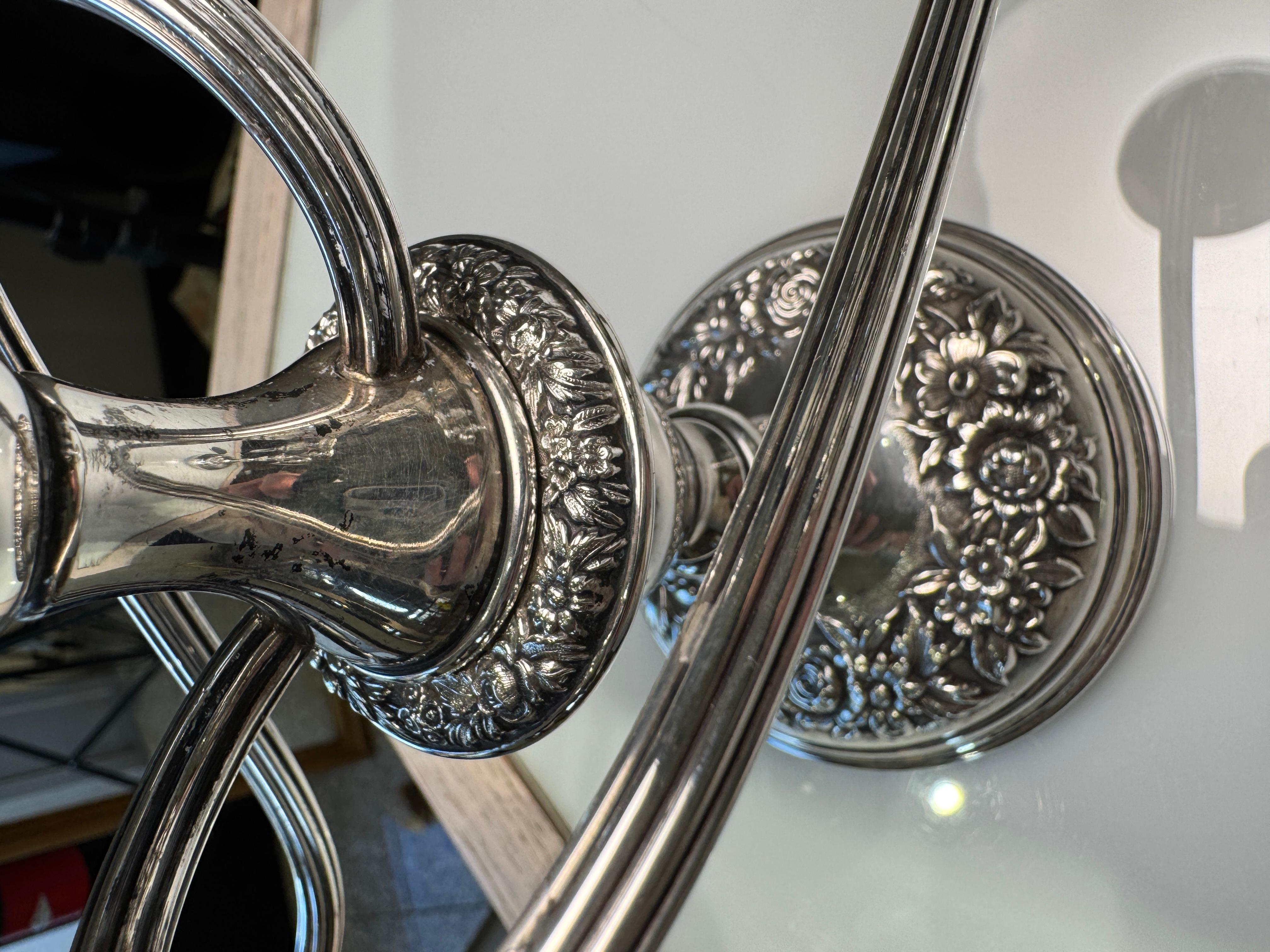 S. Kirk & Sons Coppia di candelabri a 3 luci A. Silver in vendita 2