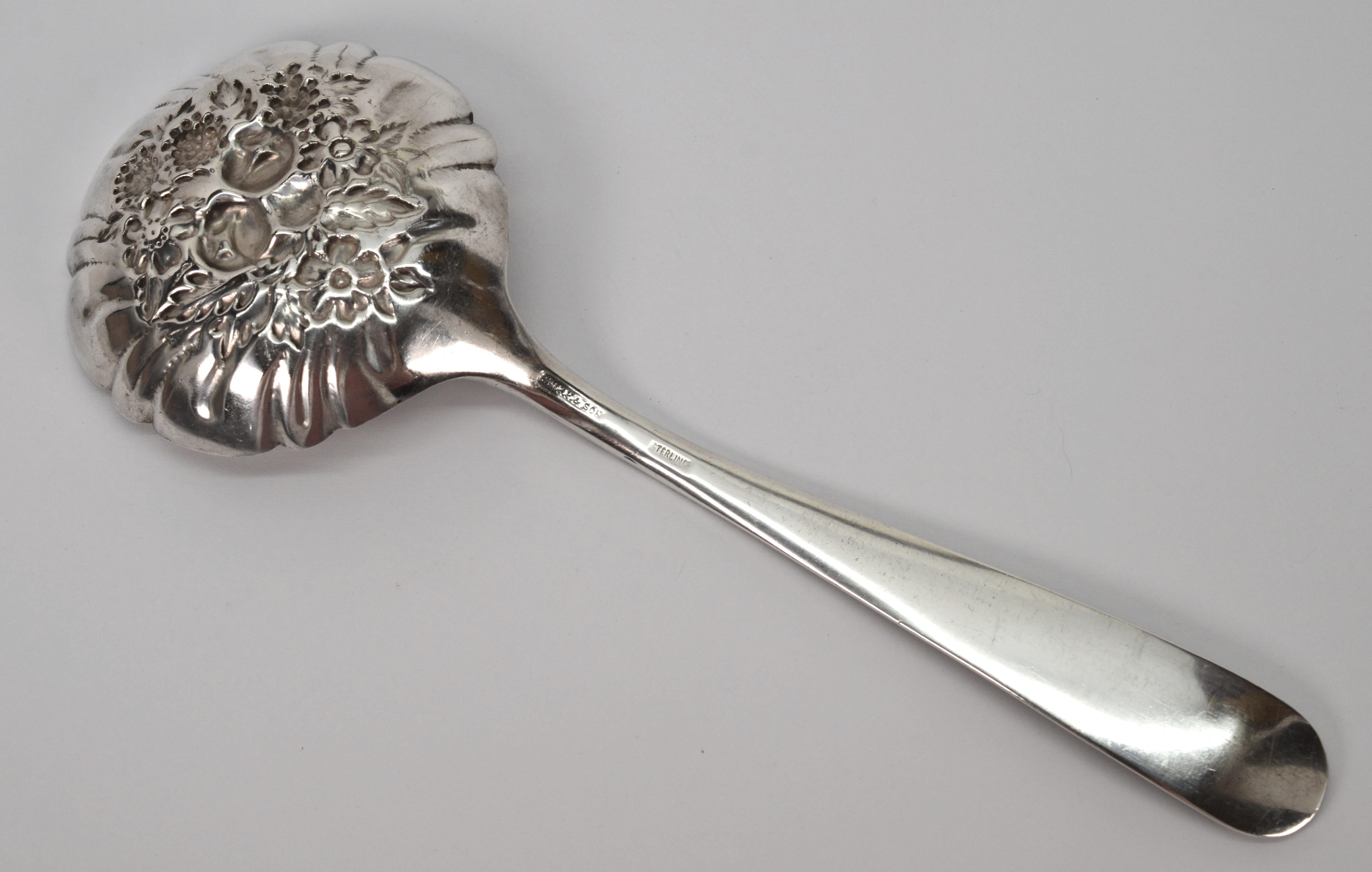 S. Kirk & Sons Rose Berry Repousse Sterling Silver Fruit Compote Spoon  In Excellent Condition For Sale In Mount Kisco, NY