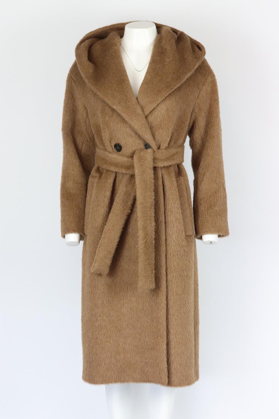 S Max Mara double breasted alpaca and wool blend coat. Camel. Long sleeve, v-neck. Button and belt fastening at front. 59% Alpaca, 38% wool, 3% cashmere; lining: 69% Acetate, 31% cupro. Size: IT 34 (UK 2, US 00, FR 30). Shoulder to shoulder: 17 in.
