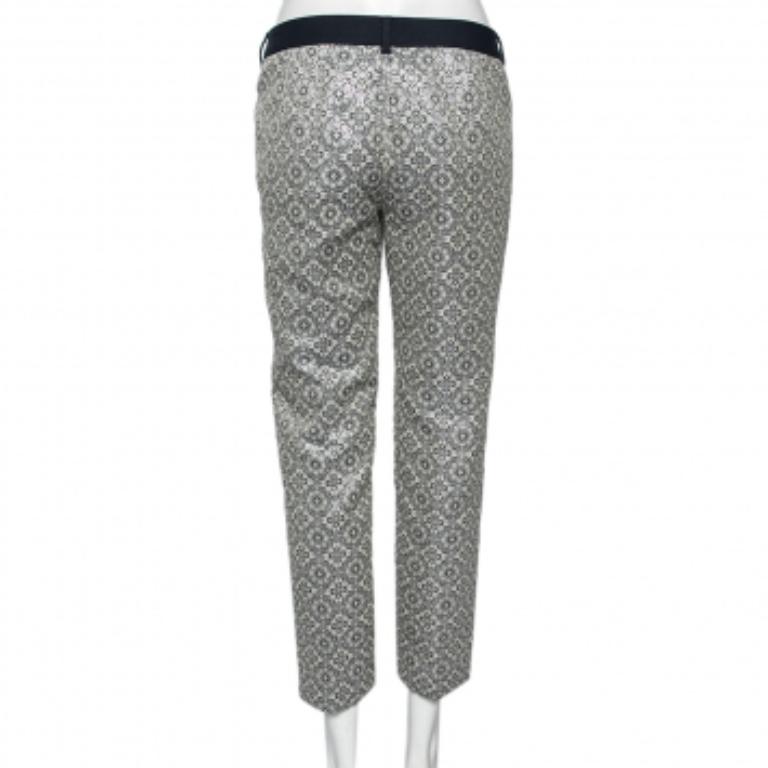 'S Max Mara Silver Floral Patterned Brocade Tapered Leg Trousers M In Good Condition For Sale In Dubai, Al Qouz 2