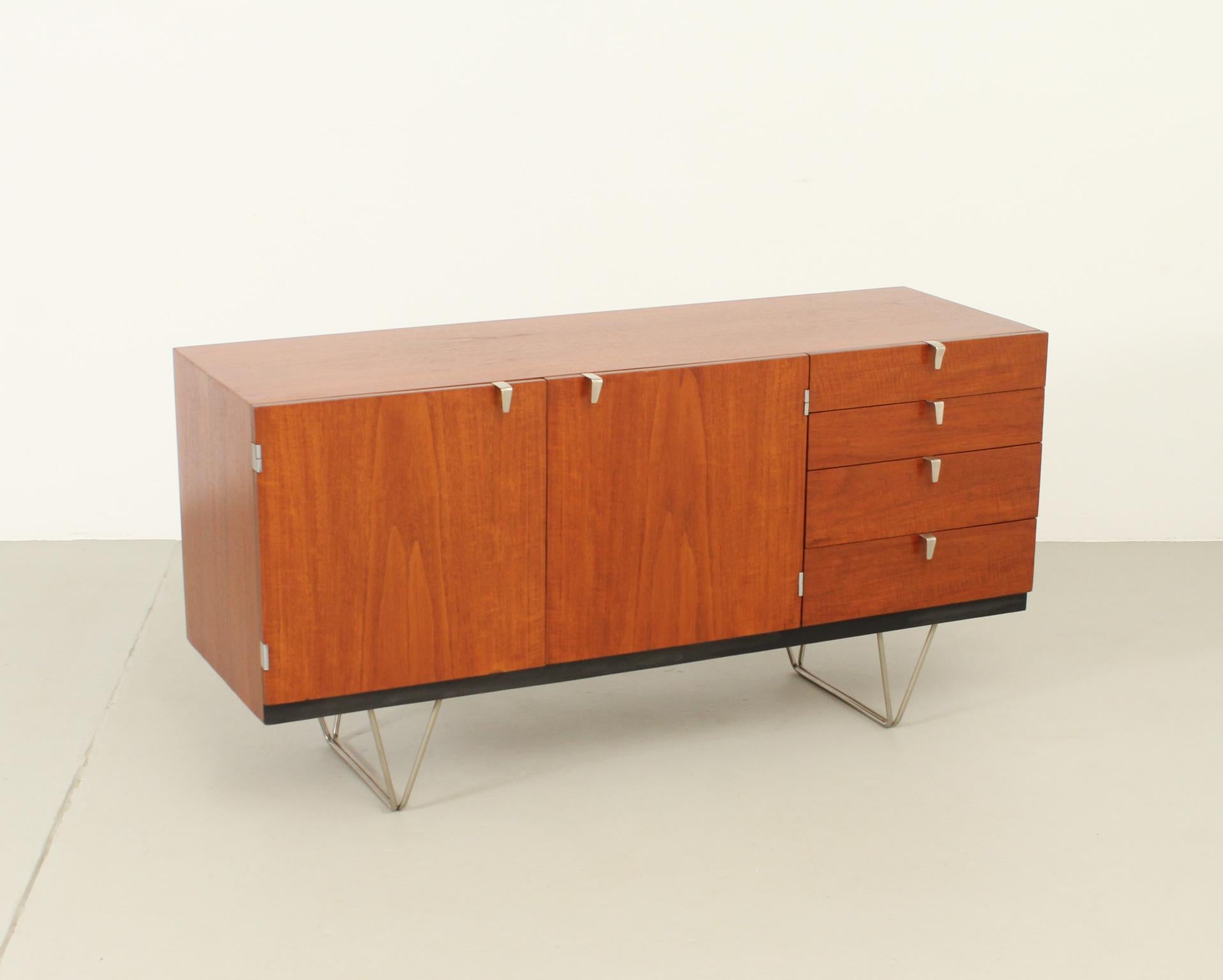 Enfilade S Range de John et Sylvia Reid pour Stag Furniture, Royaume-Uni, 1959 en vente 6