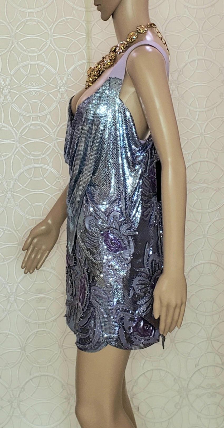 S/S 14 L#42 VERSACE METAL MESH CRYSTAL EMBELLISHED TOP and SKIRT SET SZ IT 38-2 In New Condition For Sale In Montgomery, TX