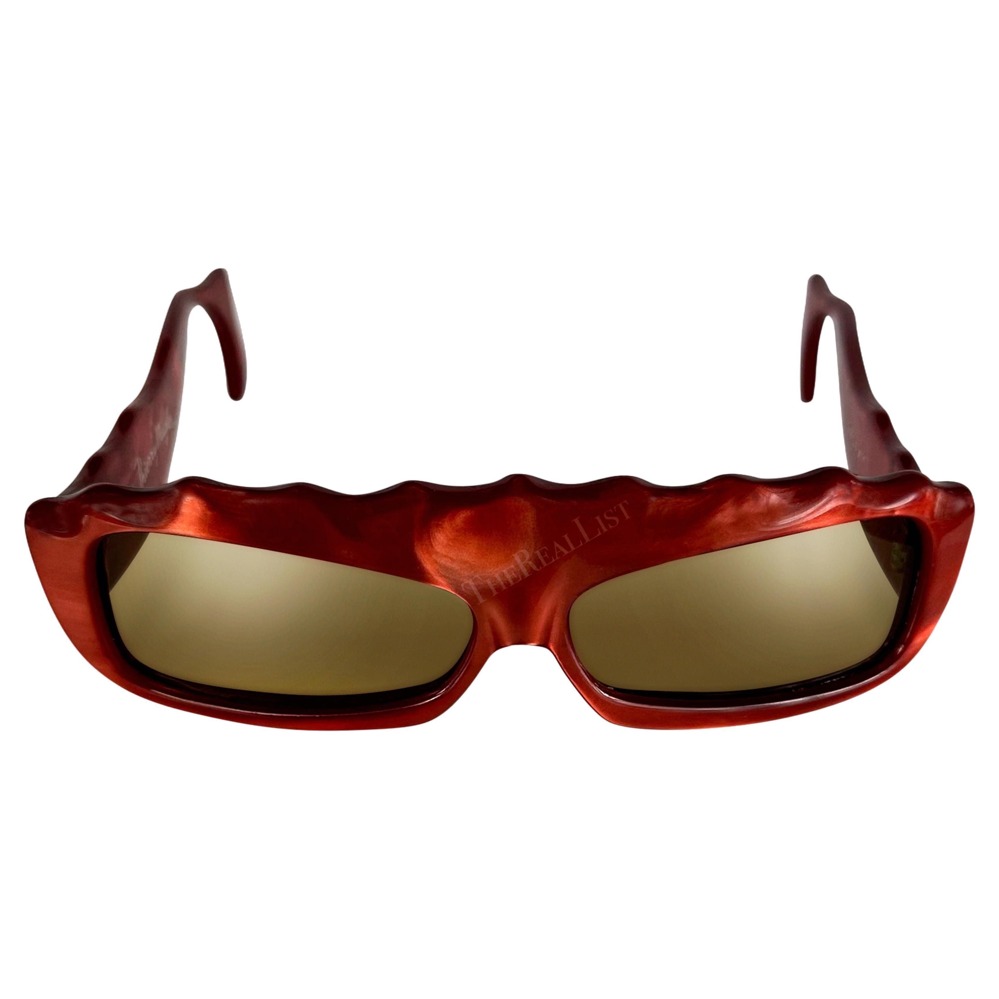 F/S 1979 Thierry Mugler Rote, opalisierende, rote, geformte, rechteckige Sonnenbrille im Angebot 2