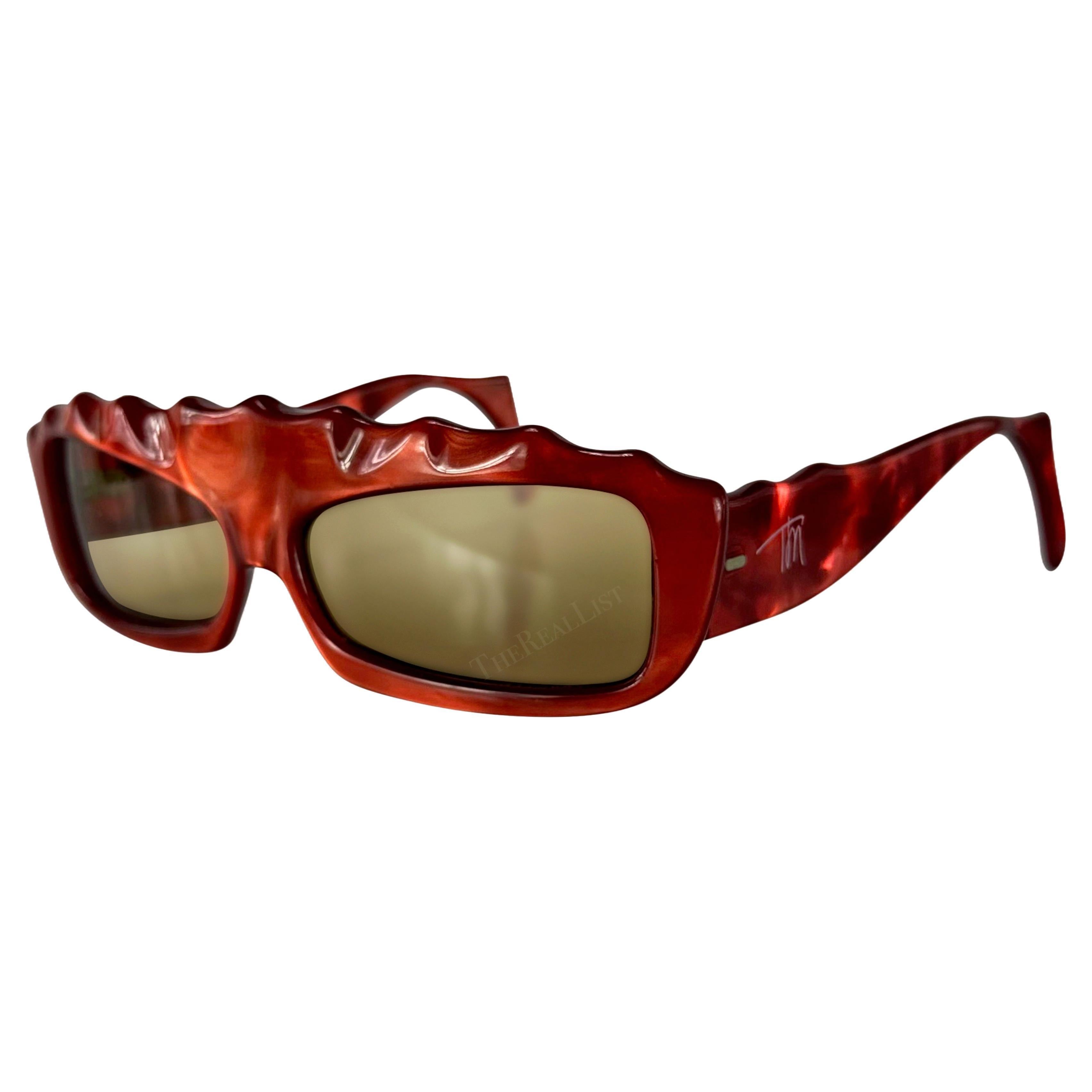 F/S 1979 Thierry Mugler Rote, opalisierende, rote, geformte, rechteckige Sonnenbrille im Angebot 3