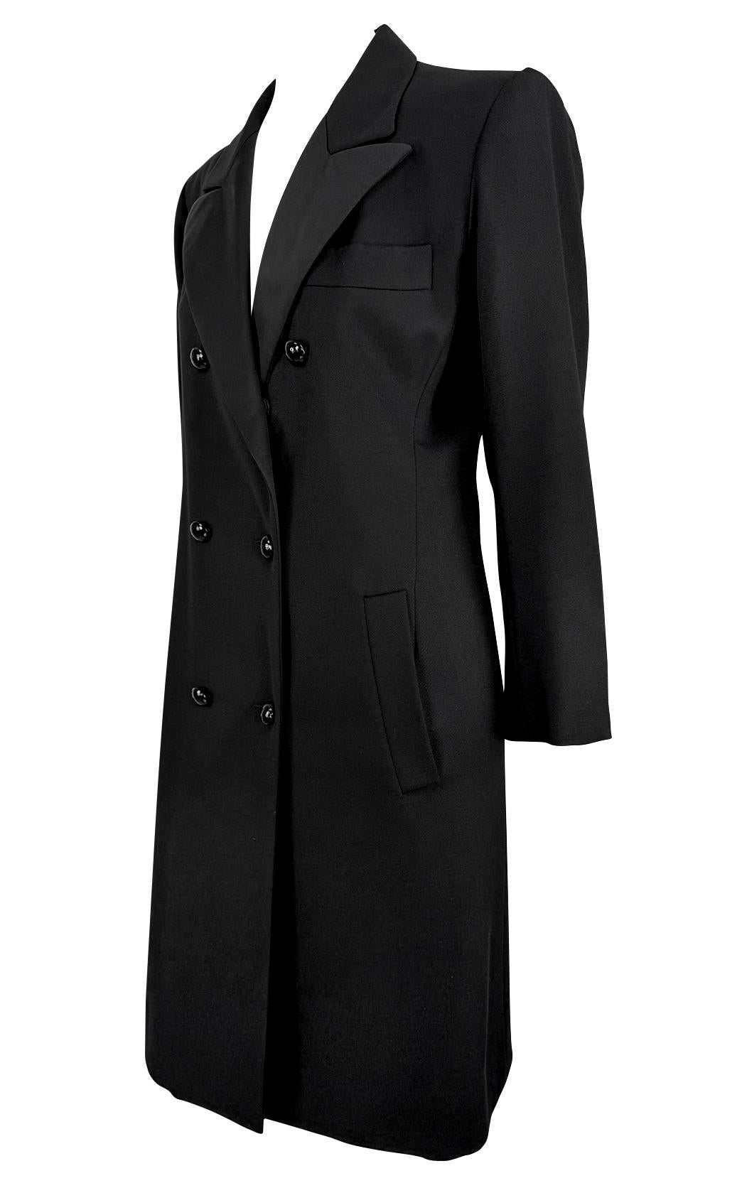 Saint Laurent Rive Gauche Runway Ad - Robe de smoking « Le Smoking » noire, P/E 1983 en vente 5
