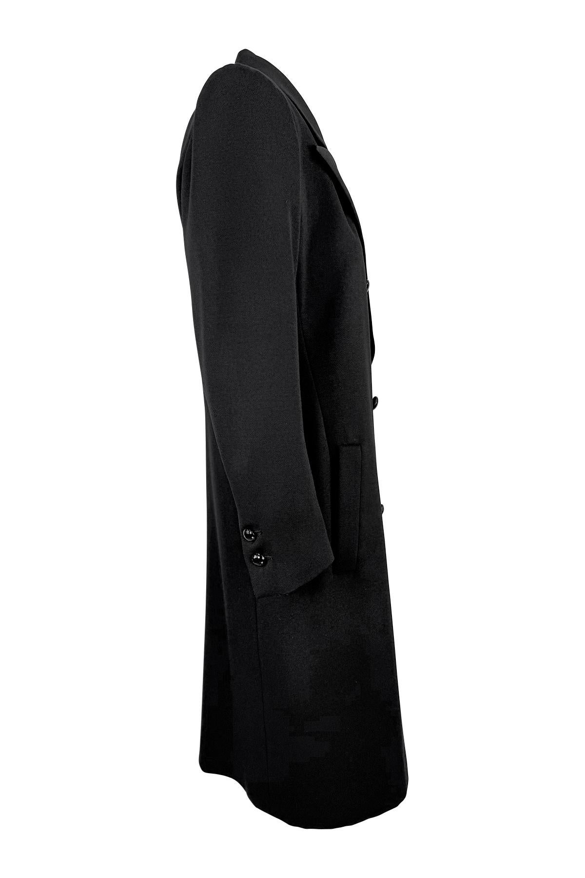 Saint Laurent Rive Gauche Runway Ad - Robe de smoking « Le Smoking » noire, P/E 1983 en vente 2