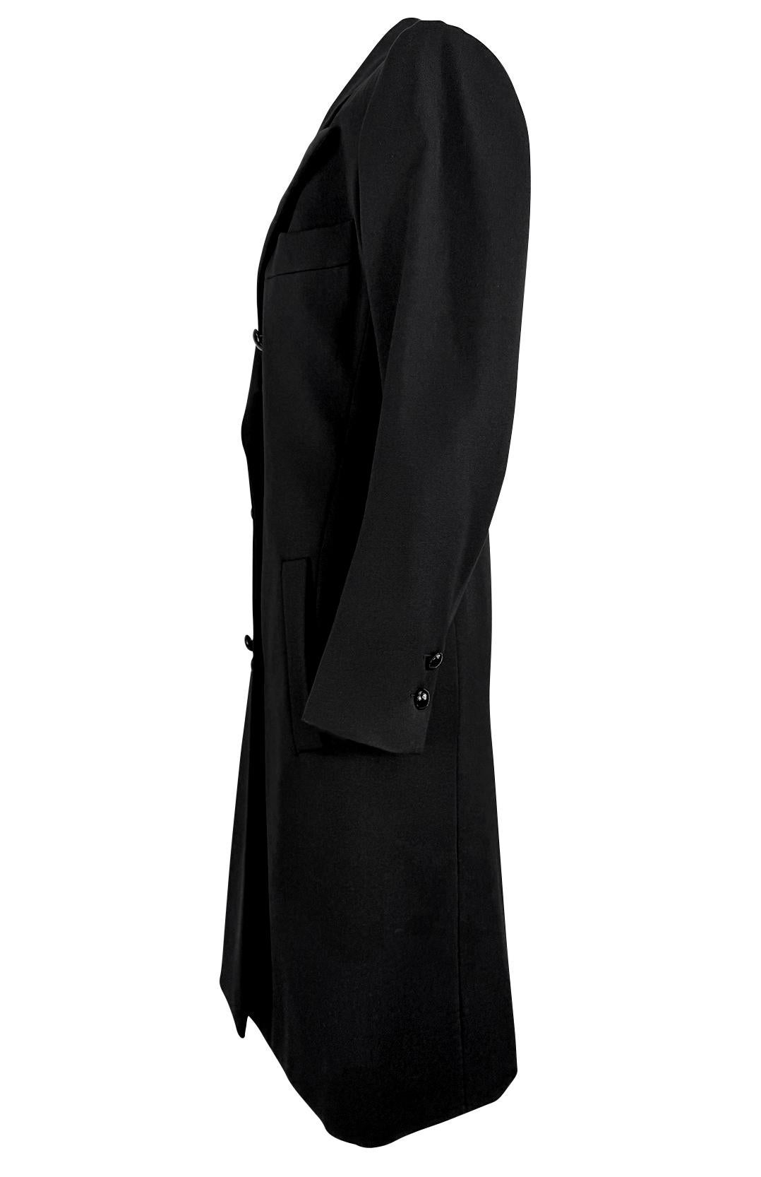 Saint Laurent Rive Gauche Runway Ad - Robe de smoking « Le Smoking » noire, P/E 1983 en vente 4