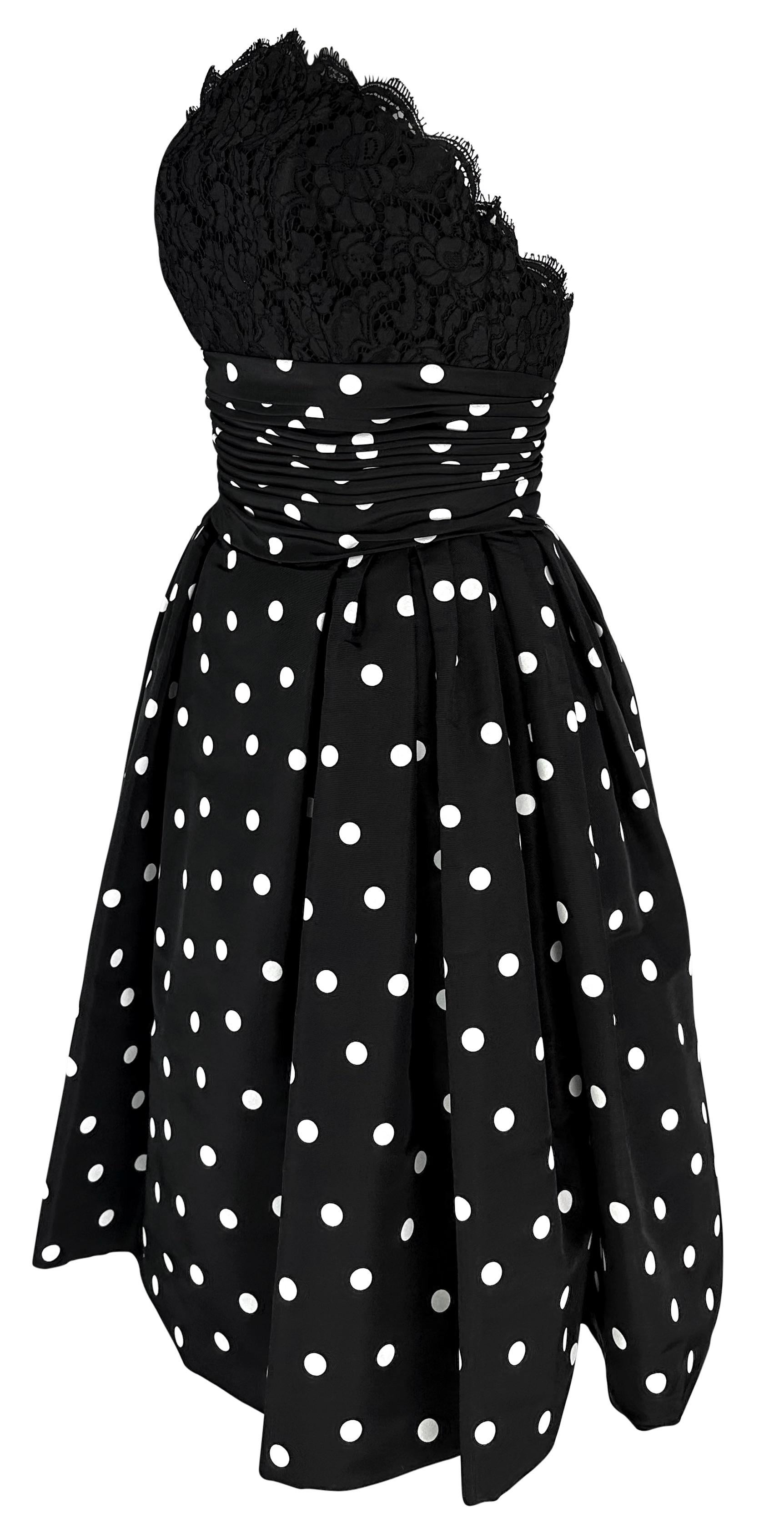  S/S 1988 Chanel by Karl Lagerfeld Runway Polka Dot Lace Strapless Flare Dress In Excellent Condition For Sale In West Hollywood, CA