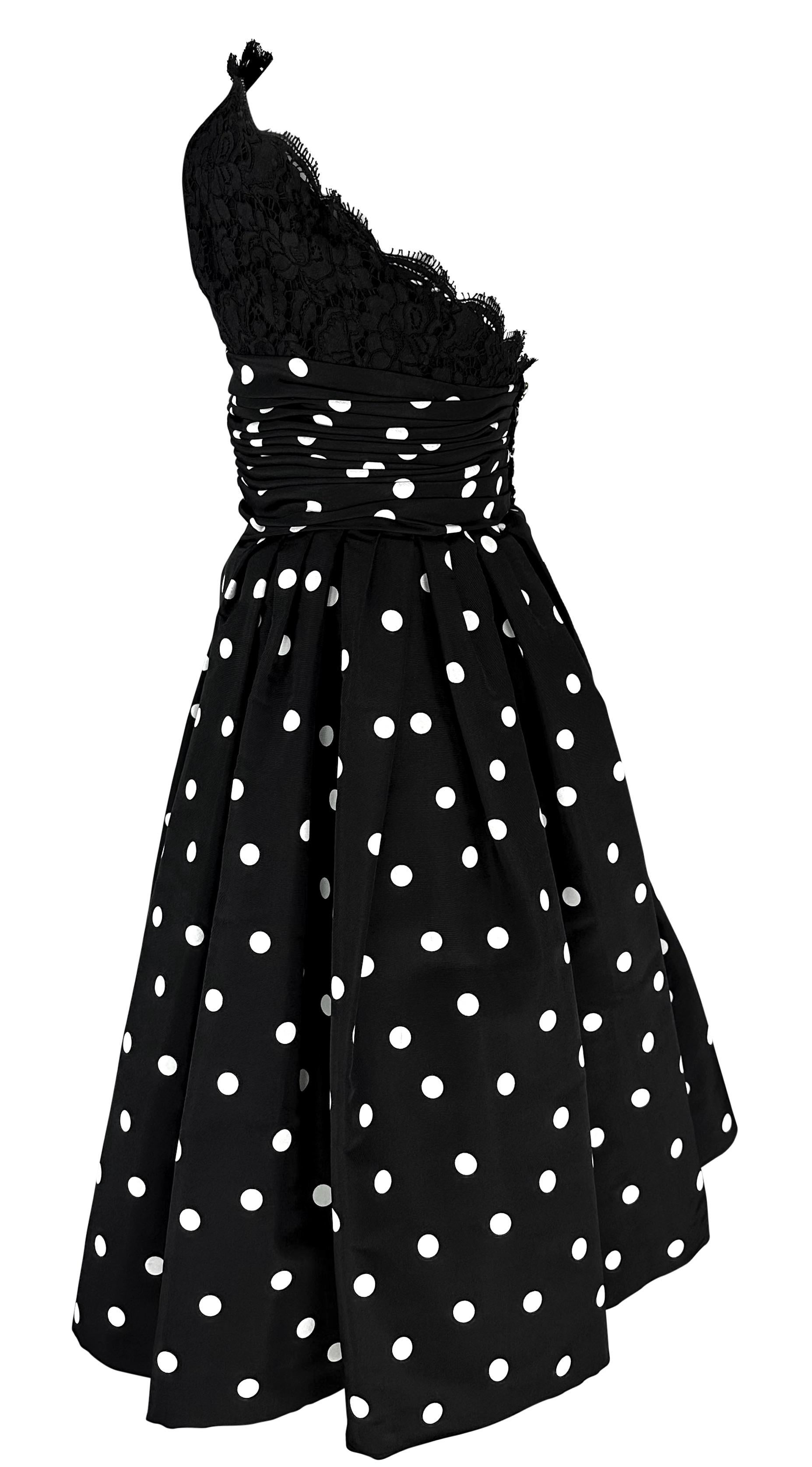 Women's  S/S 1988 Chanel by Karl Lagerfeld Runway Polka Dot Lace Strapless Flare Dress For Sale
