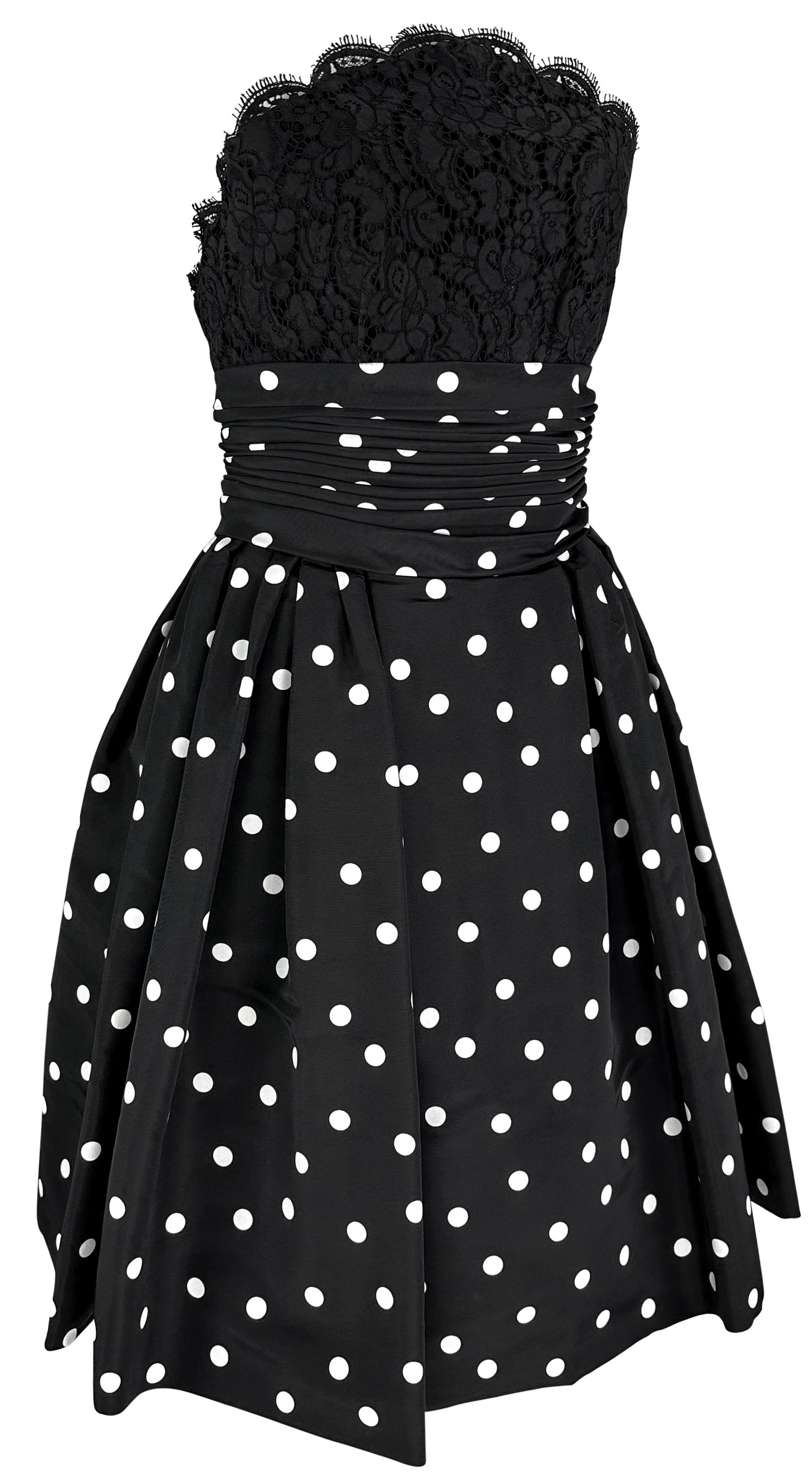  S/S 1988 Chanel by Karl Lagerfeld Runway Polka Dot Lace Strapless Flare Dress For Sale 4