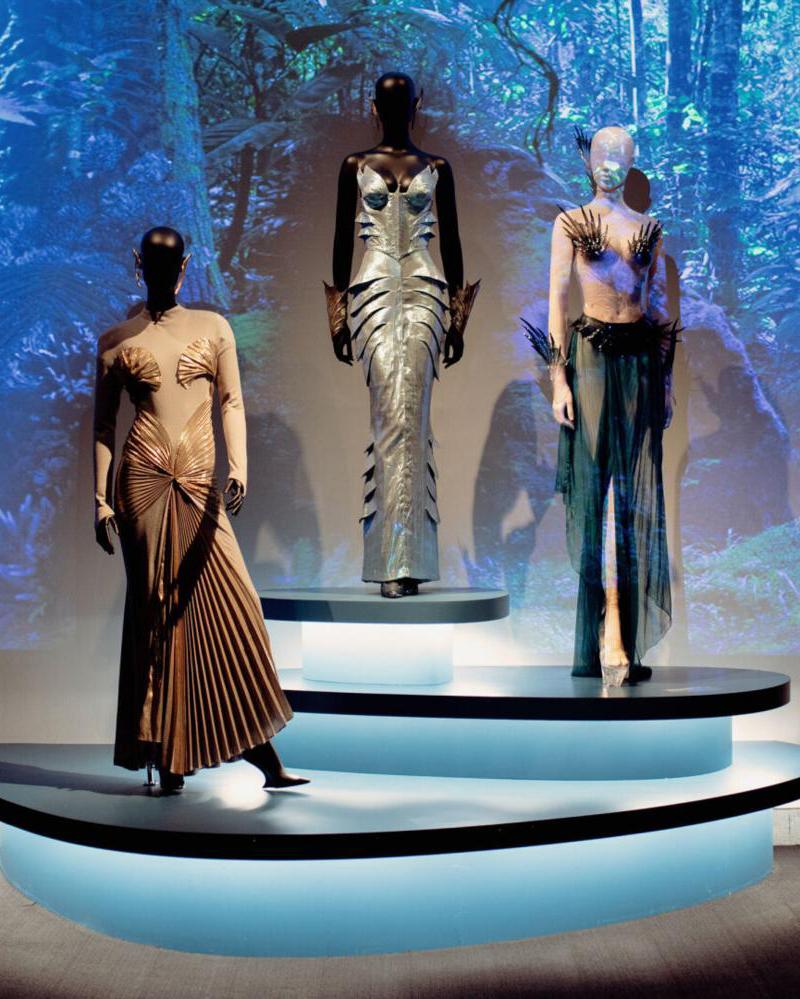 S/S 1989 Thierry Mugler 'Atlantis' Collection Metallic Mermaid Skirt Set 3