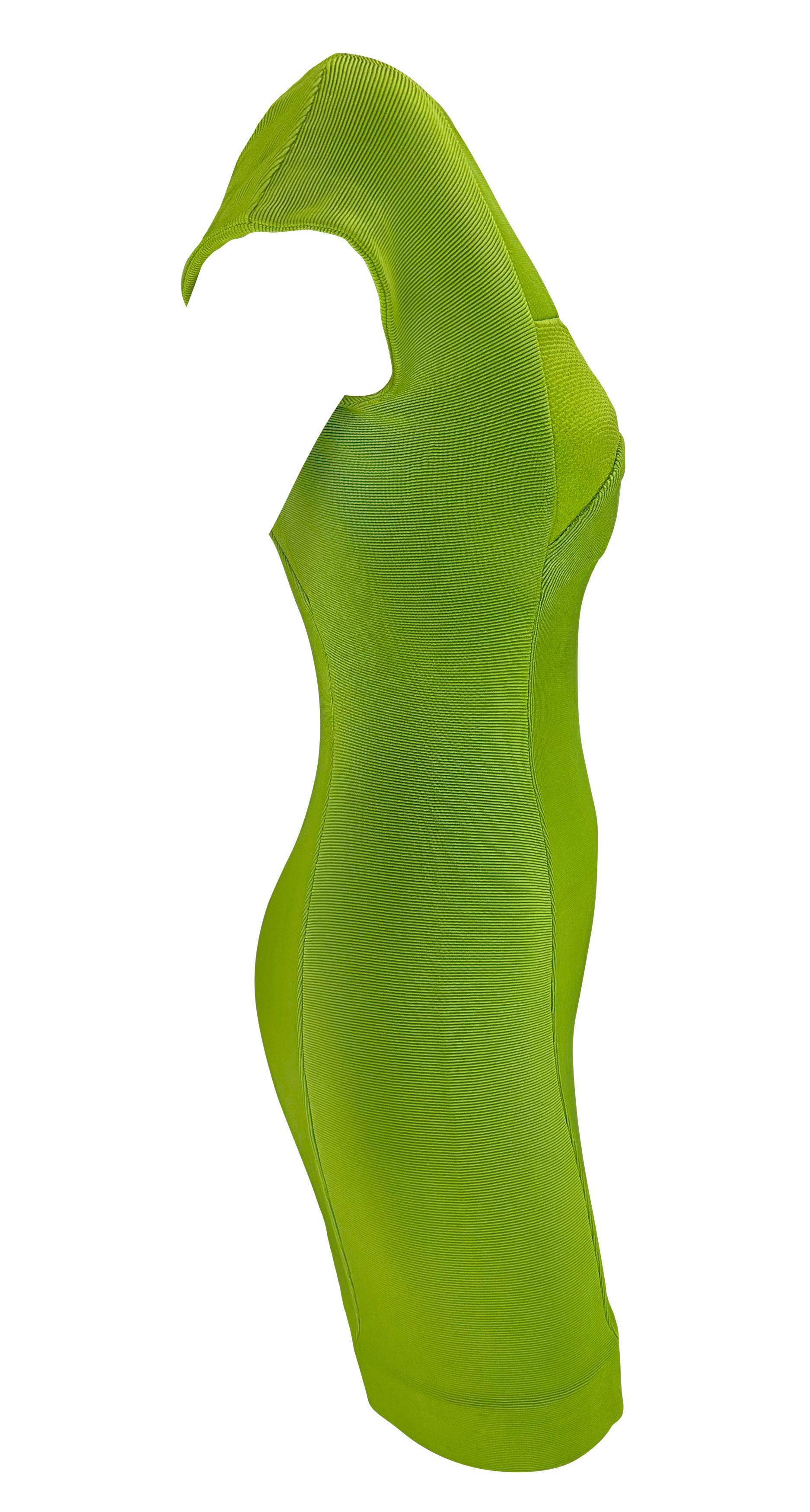 De las mujeres S/S 1990 Gianni Versace Minivestido Bodycon de punto acanalado verde claro Manga casquillo en venta