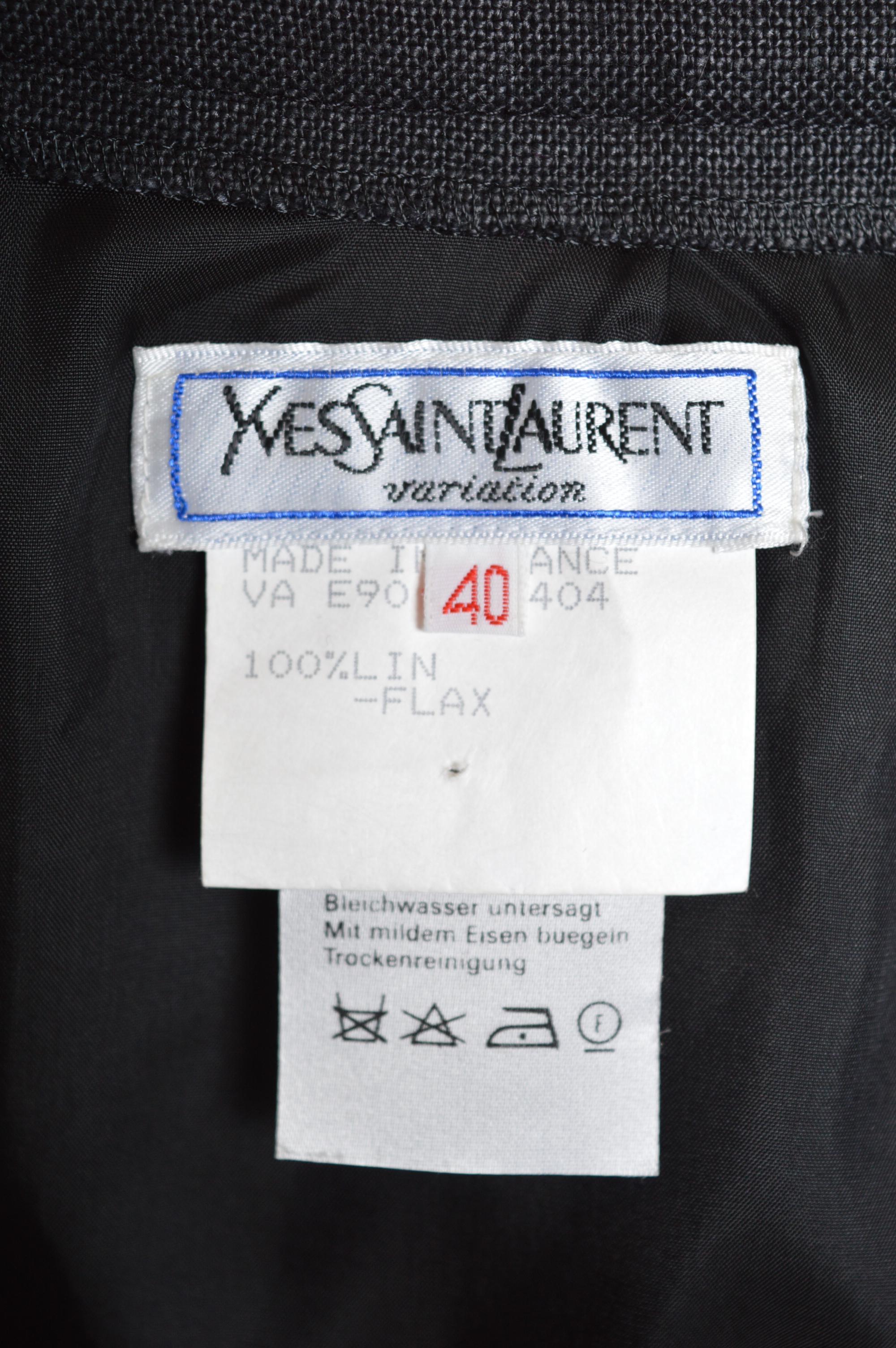 Abito con giacca e gonna a maniche corte rosa caldo e fucsia di Yves Saint Laurent della P/E 1990 in vendita 9