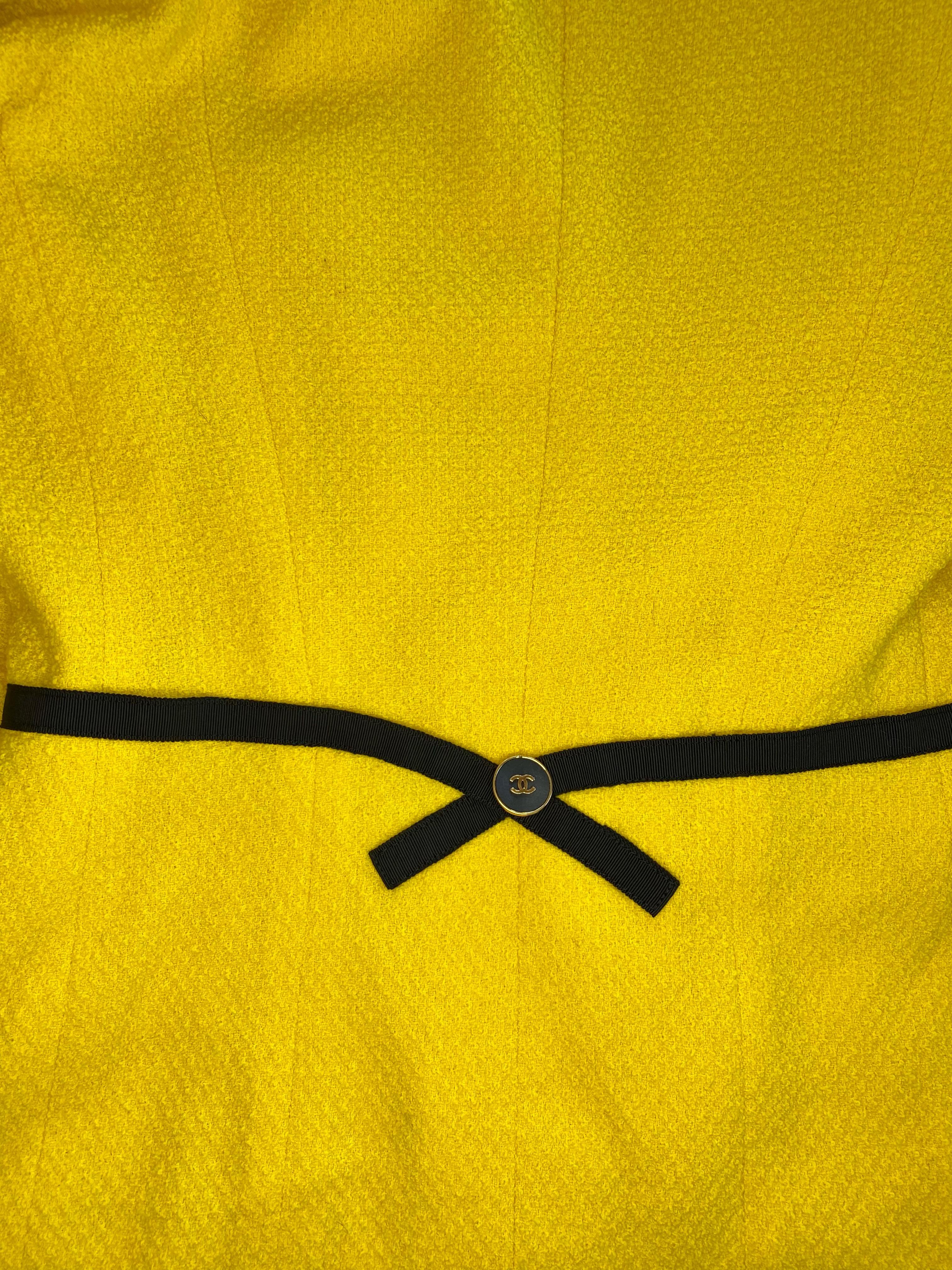 Tailleur jupe jaune canari documenté Chanel by Karl Lagerfeld, P/E 1991 en vente 2