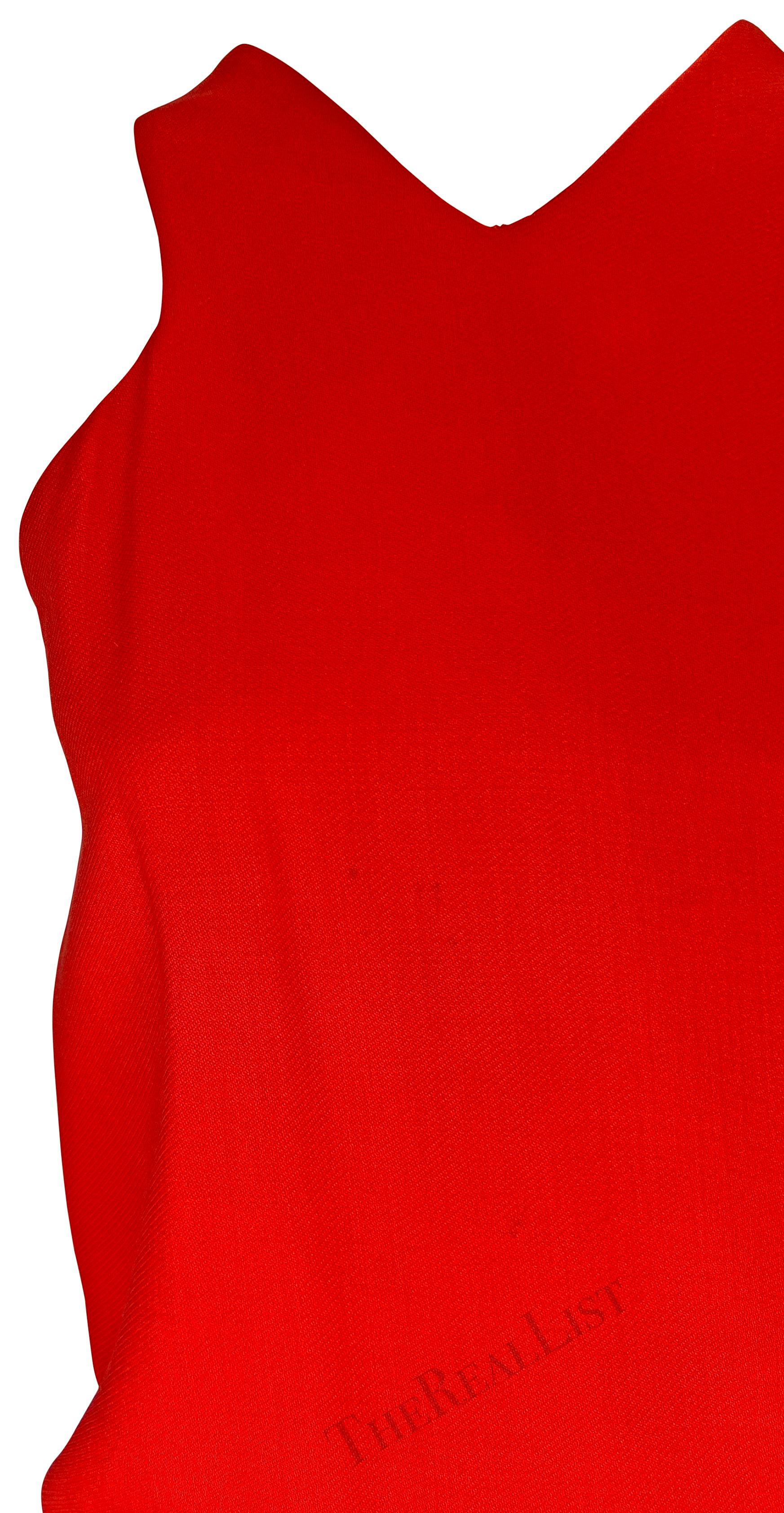 S/S 1991 - Gianni Versace Runway Ad - Mini robe droite sans manches rouge à poches en vente 8