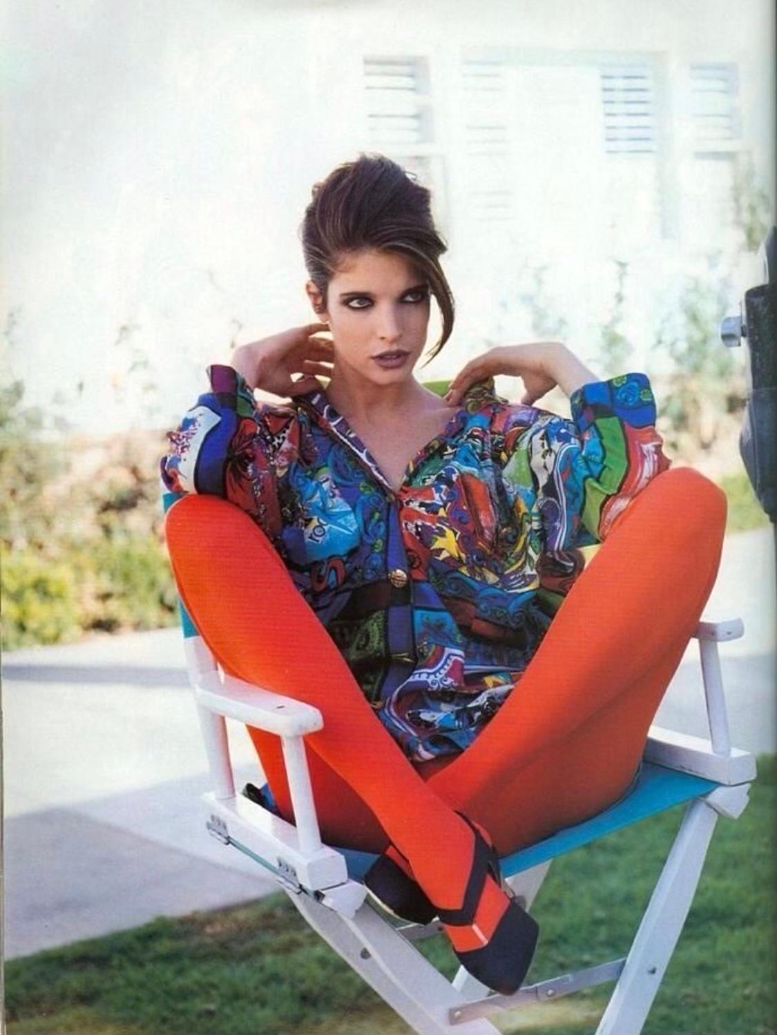 F/S 1991 Gianni Versace Laufsteg Seide Pop Art Druck Multicolor Tunika Button Up Top im Zustand „Hervorragend“ im Angebot in West Hollywood, CA