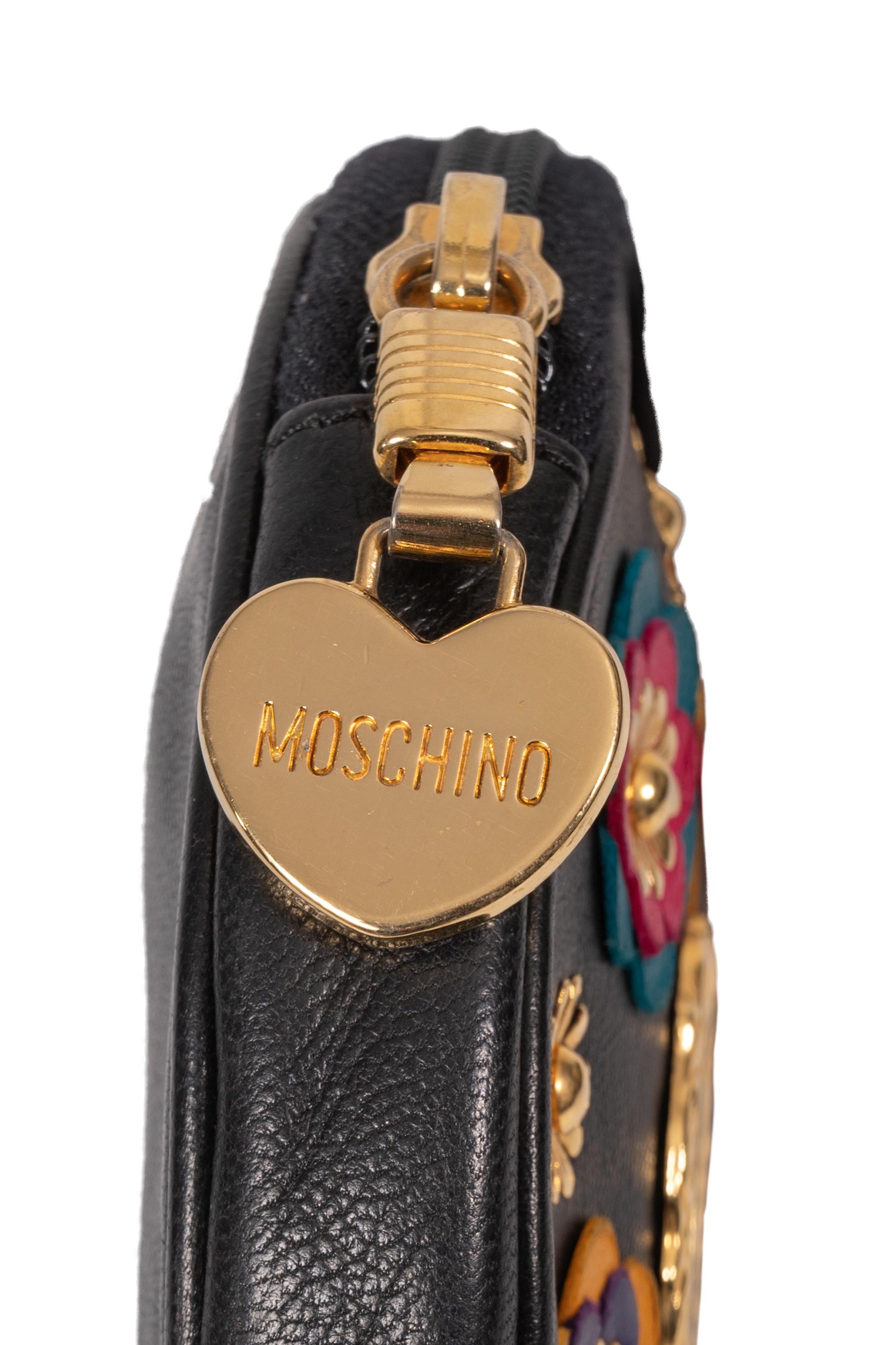 S/S 1991 MOSCHINO Redwall Documented Black Round Flower Appliquéd Leather Purse For Sale 4