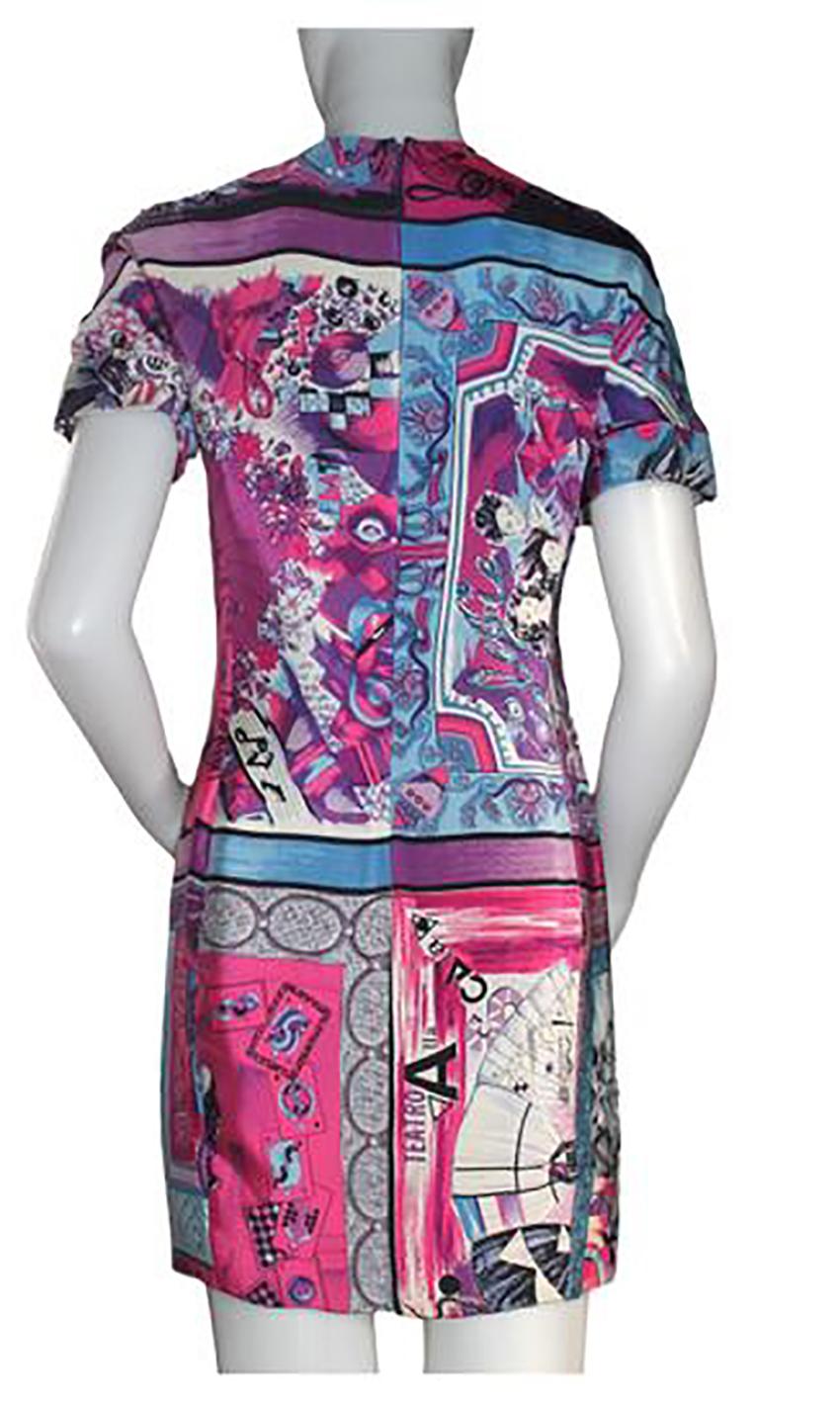 GIANNI VERSACE

CANTASTORIE PRINT DRESS from COMMEDIA DELL'ARTE / ART COMMEDY collection

Content: 100% cotton

Size 42 - US 8

Pre-owned, good condition!
 100% authentic guarantee 

       PLEASE VISIT OUR STORE FOR MORE GREAT ITEMS 




pos