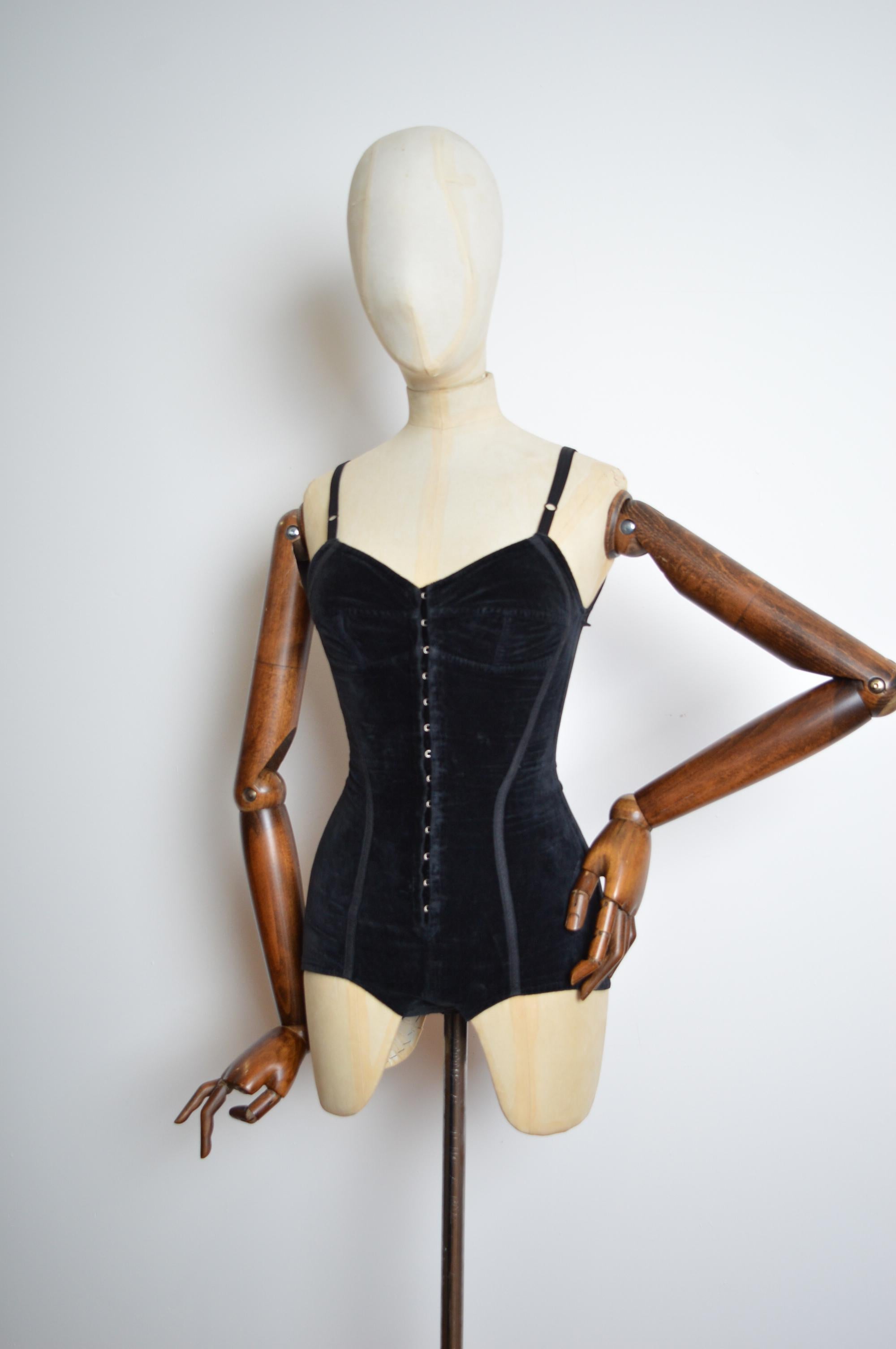 Women's S/S 1992 Dolce & Gabbana Black Velvet Lingerie Runway Corset Bodysuit For Sale