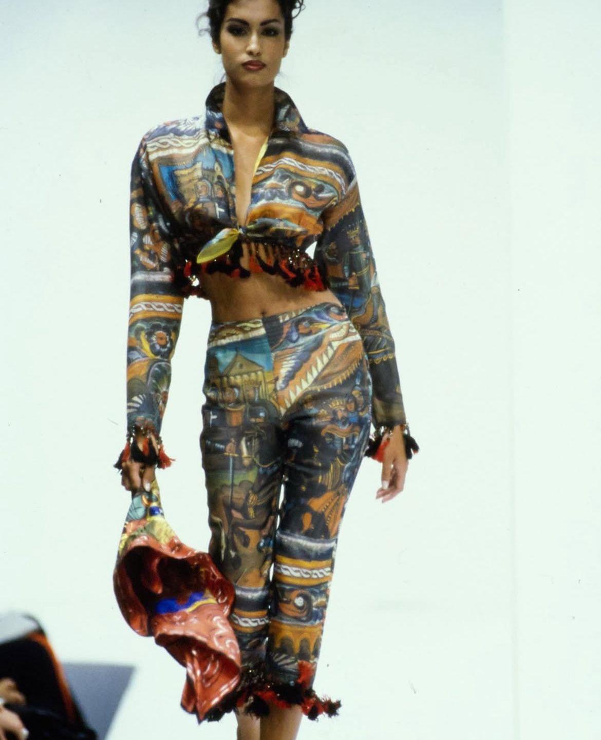 P/E 1992 Dolce & Gabbana - Pantaloni 3/4 con motivi colorati e nappe in vendita 6