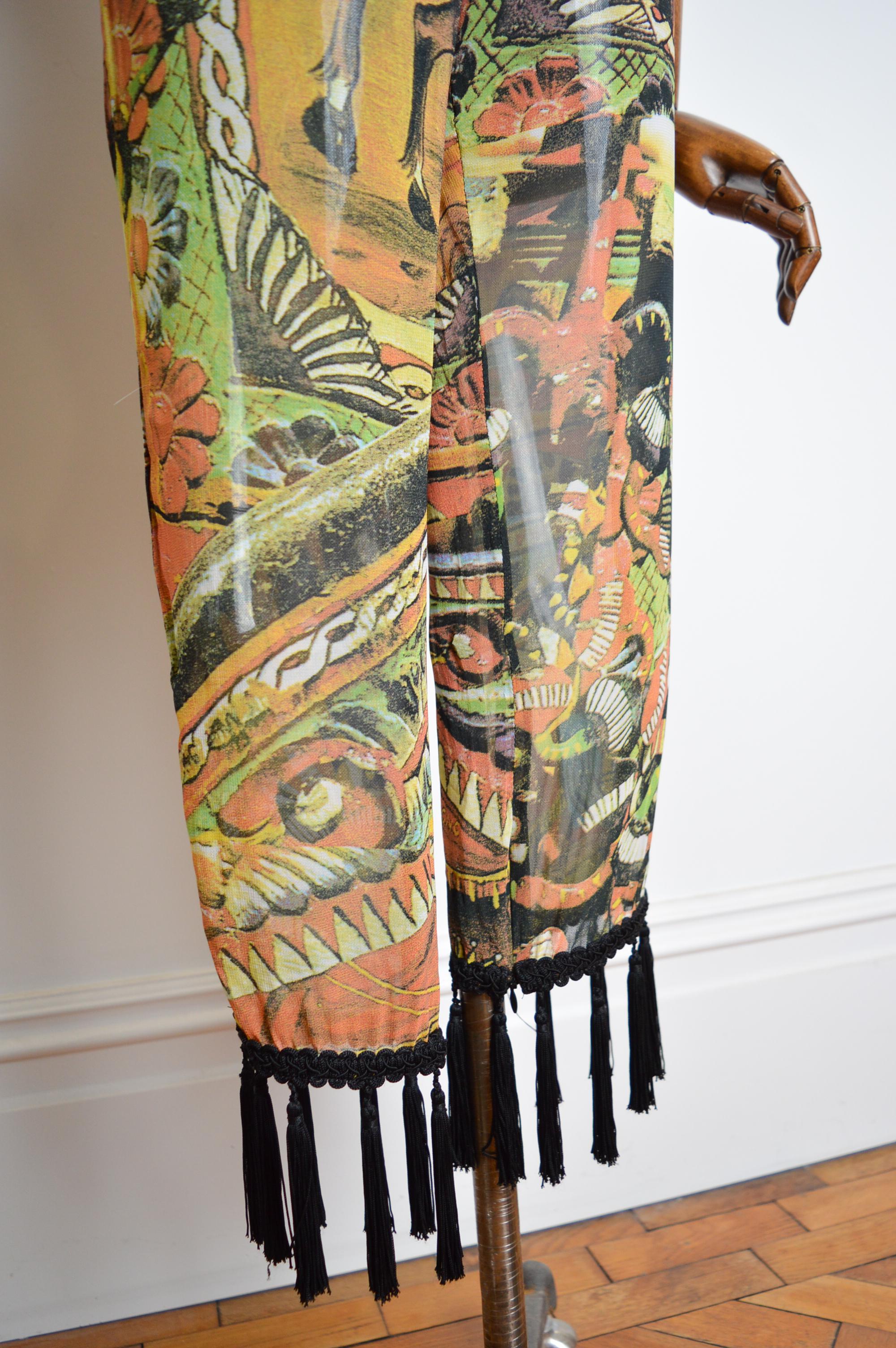 P/E 1992 Dolce & Gabbana - Pantaloni 3/4 con motivi colorati e nappe in vendita 10