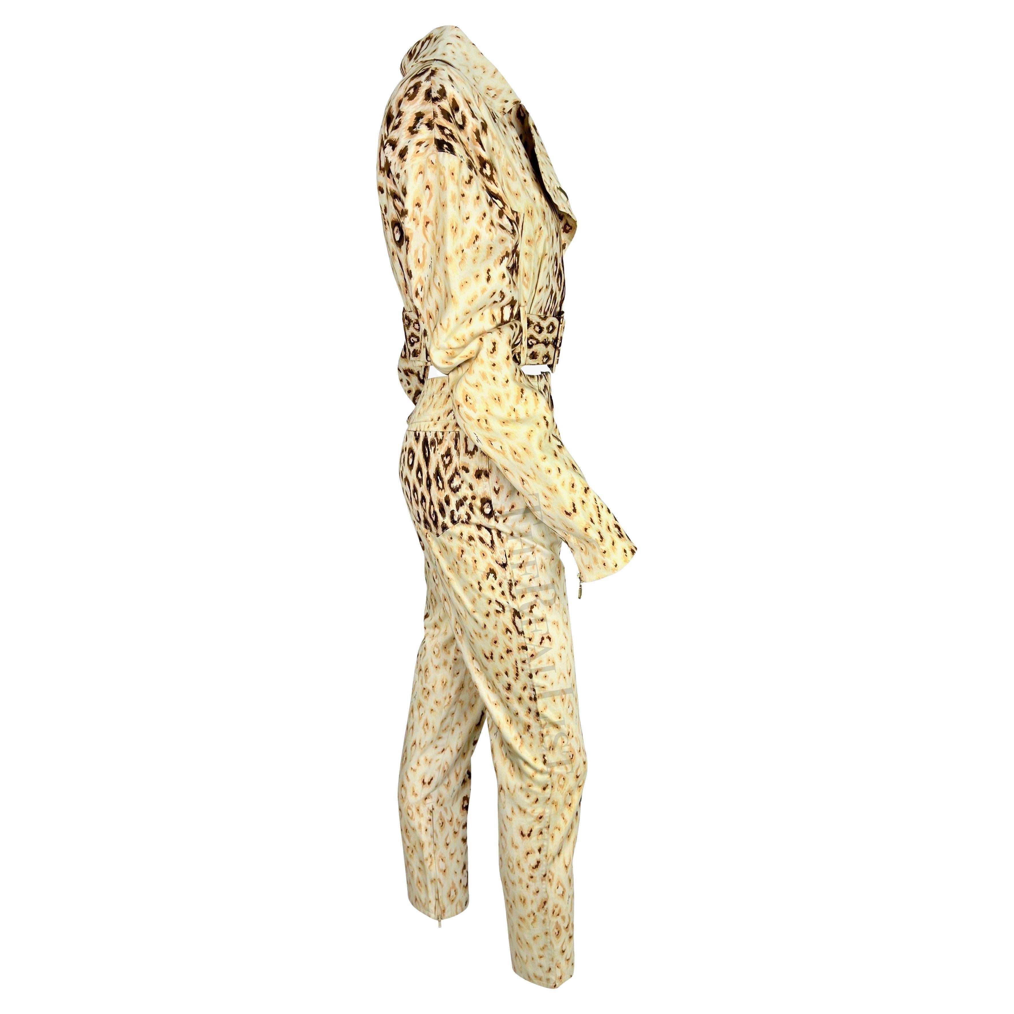 P/E 1992 Dolce & Gabbana Creme Leopard Print Cropped Biker Jacket Pant Set in vendita 5