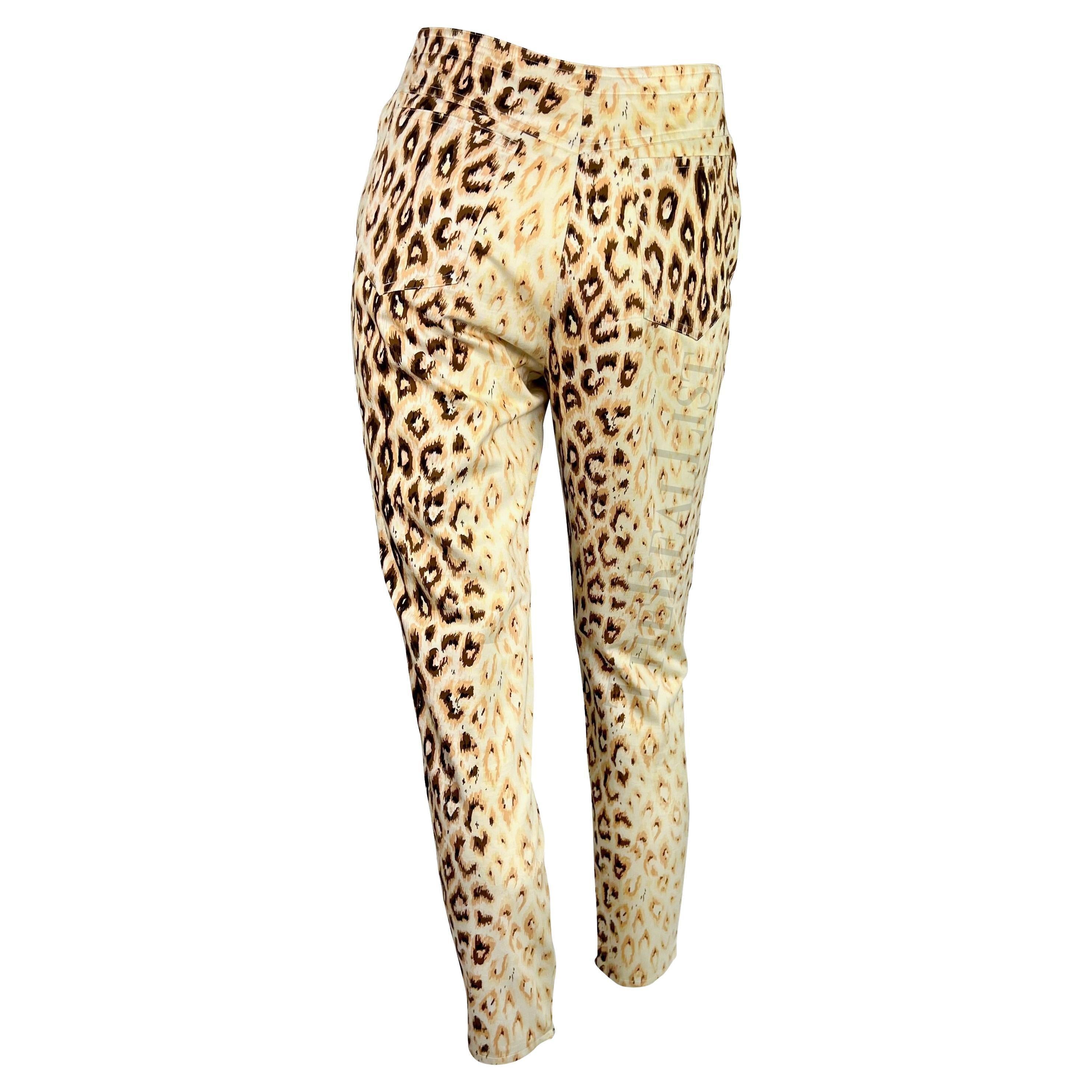 Donna P/E 1992 Dolce & Gabbana Creme Leopard Print Cropped Biker Jacket Pant Set in vendita