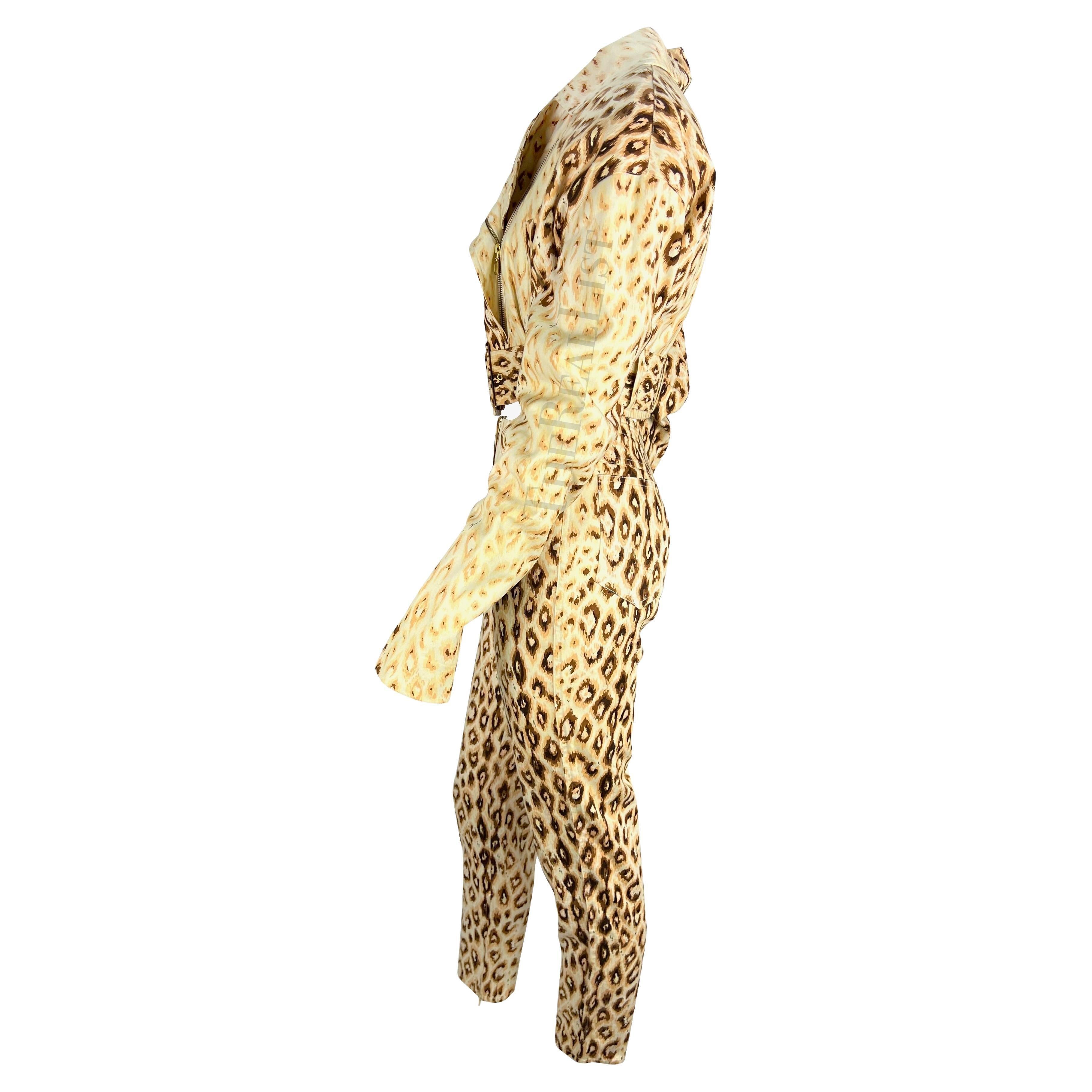 P/E 1992 Dolce & Gabbana Creme Leopard Print Cropped Biker Jacket Pant Set in vendita 3