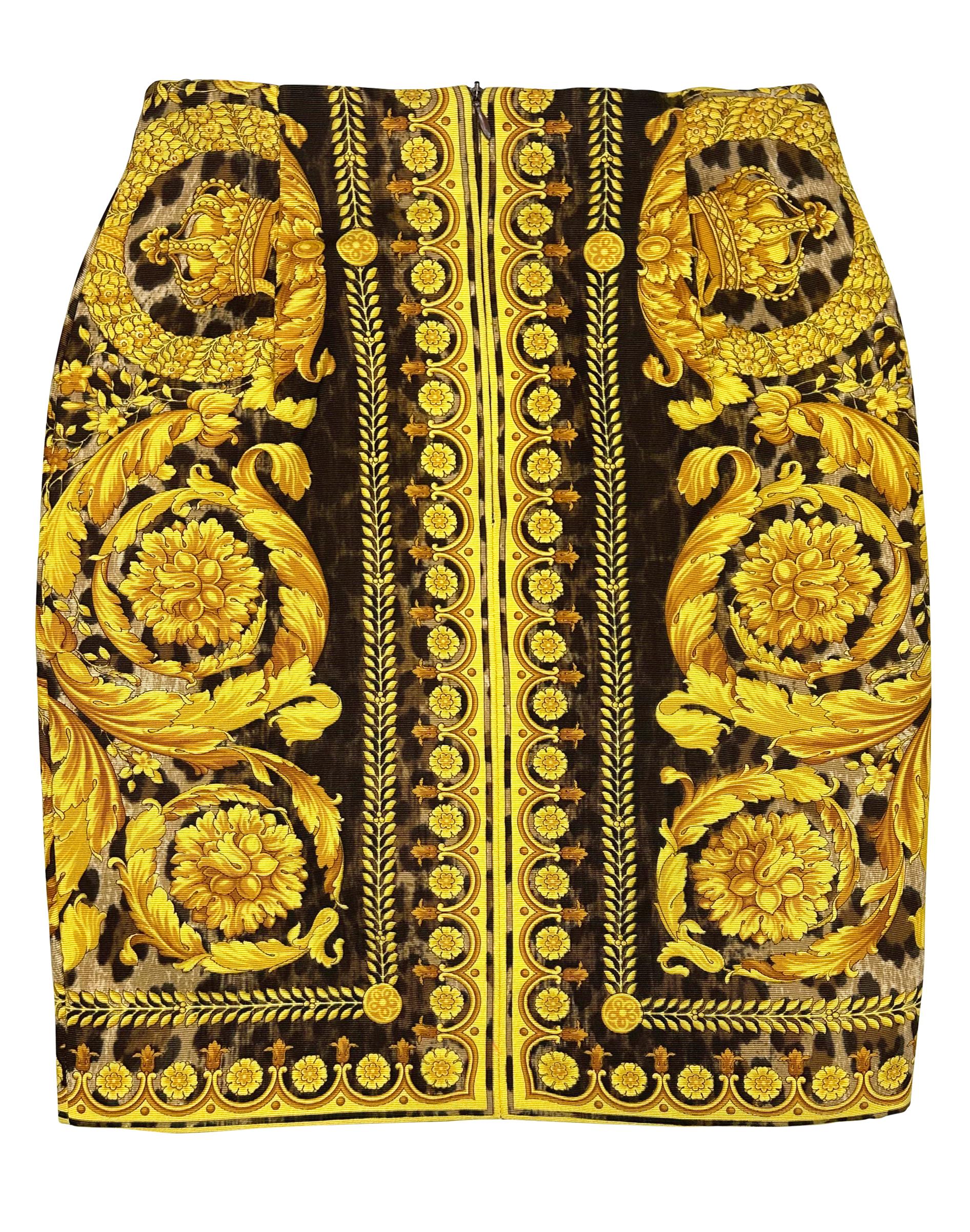 S/S 1992 Gianni Versace Minifalda lápiz con estampado animal barroco Marrón en venta