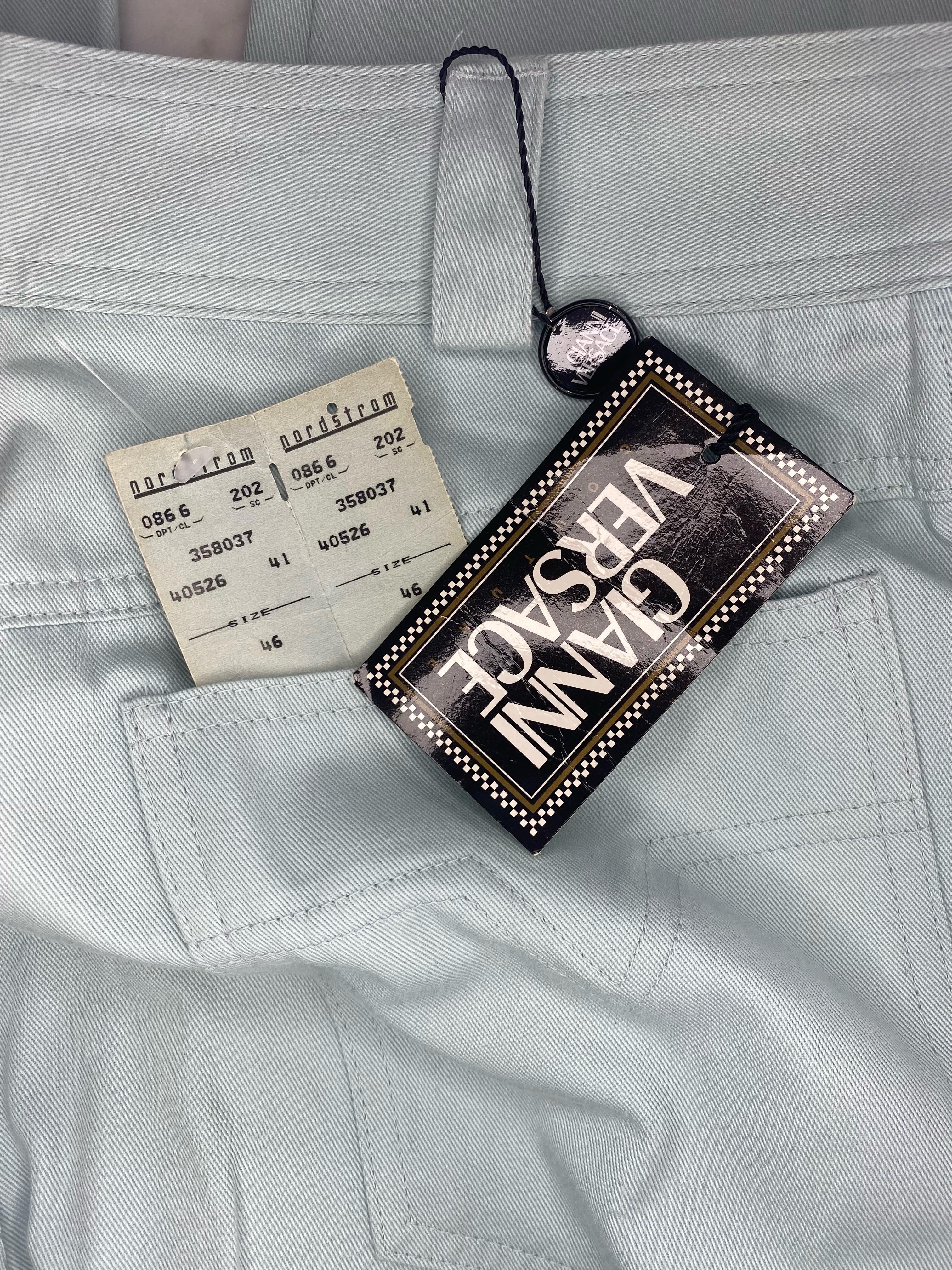 NWT S/S 1992 Gianni Versace Couture Vaqueros Medusa de algodón azul bebé en venta 1