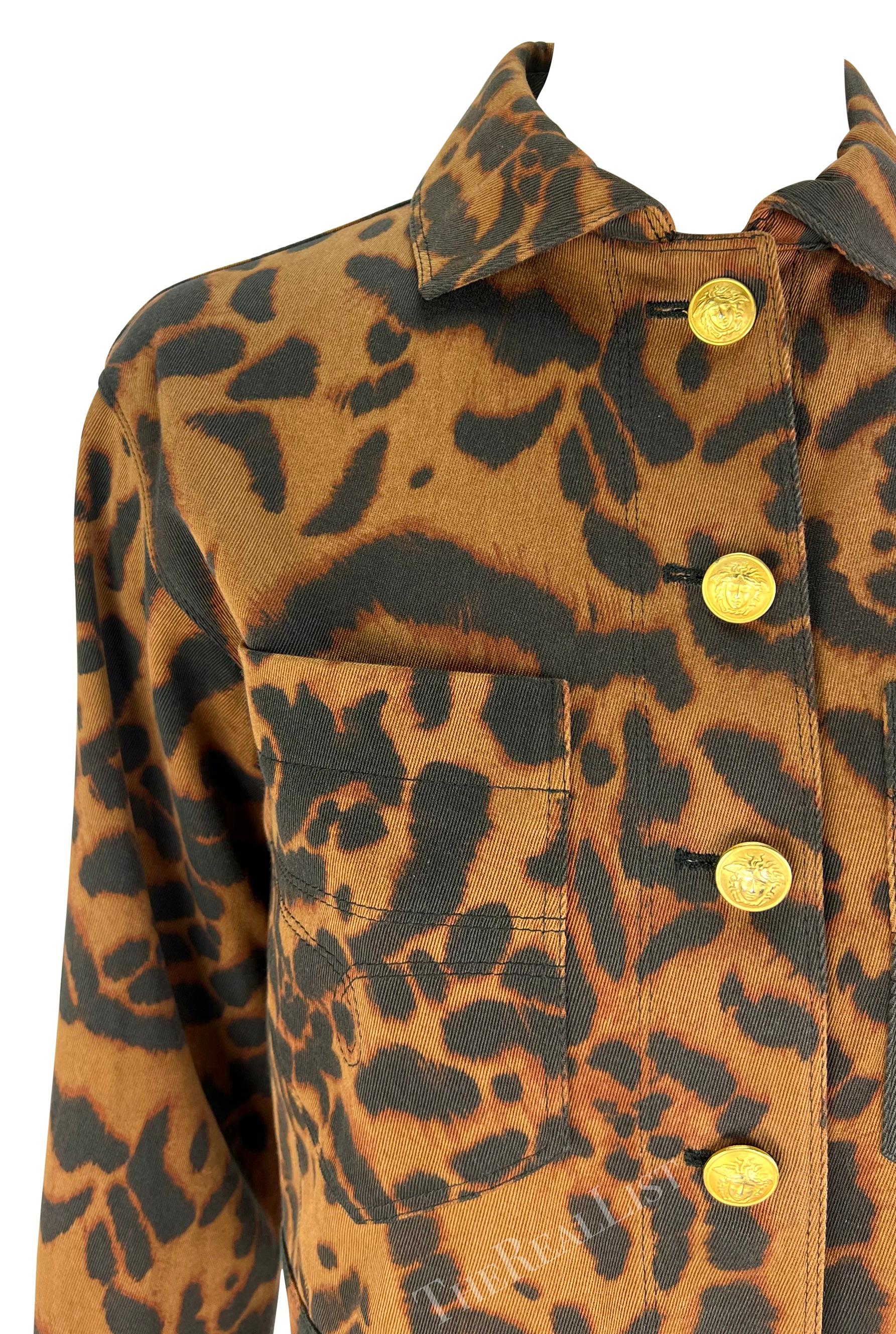 Women's S/S 1992 Gianni Versace Runway Brown Cheetah Print Denim Medusa Cropped Jacket For Sale