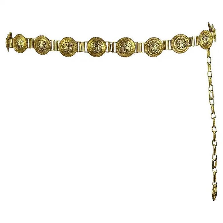 P/E 1992 Gianni Versace Cintura a catena con medaglione Medusa in tonalità oro