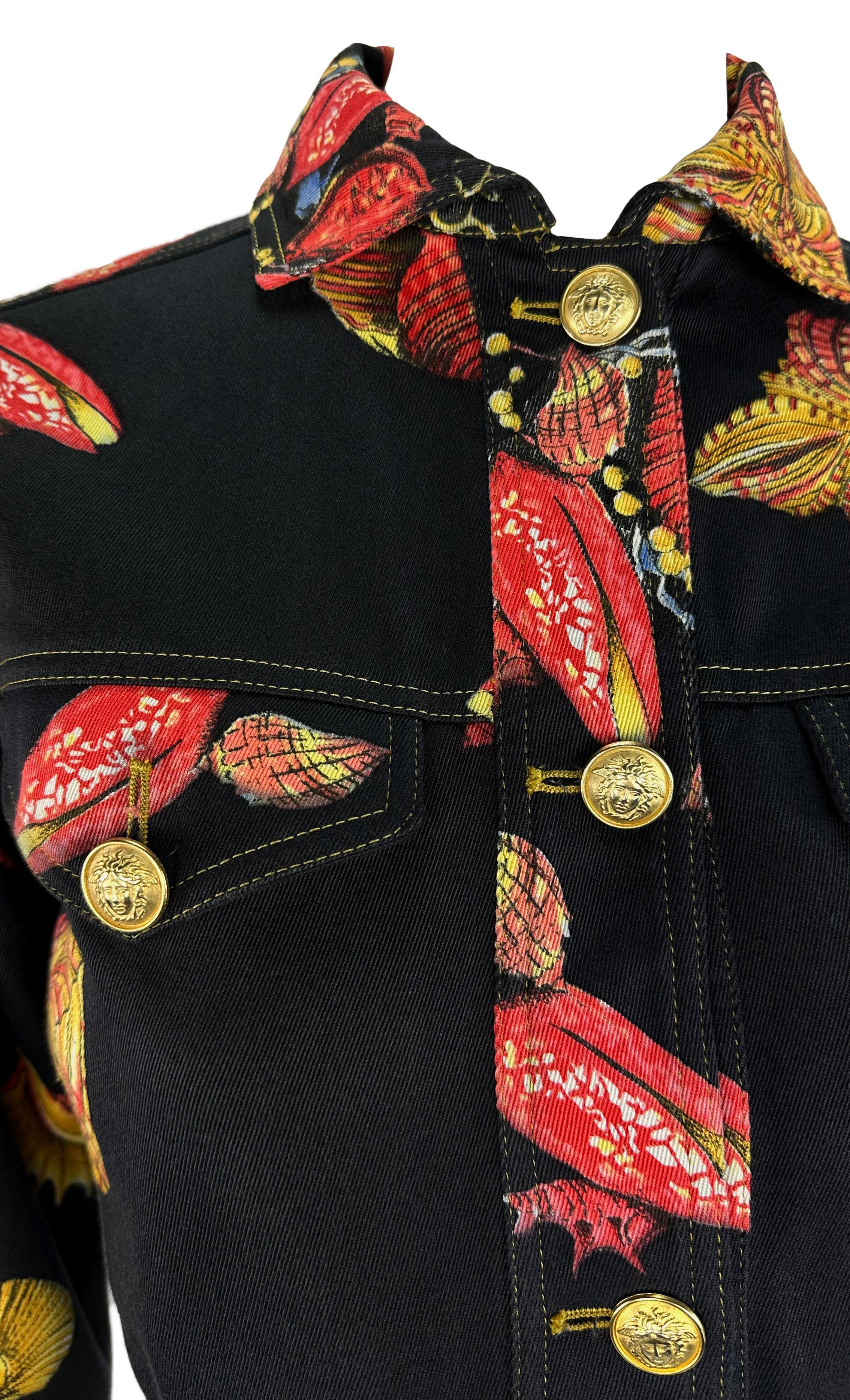 Donna S/S 1992 Gianni Versace Runway Tresor la Mer Giacca Cropped Medusa in Denim Nero in vendita