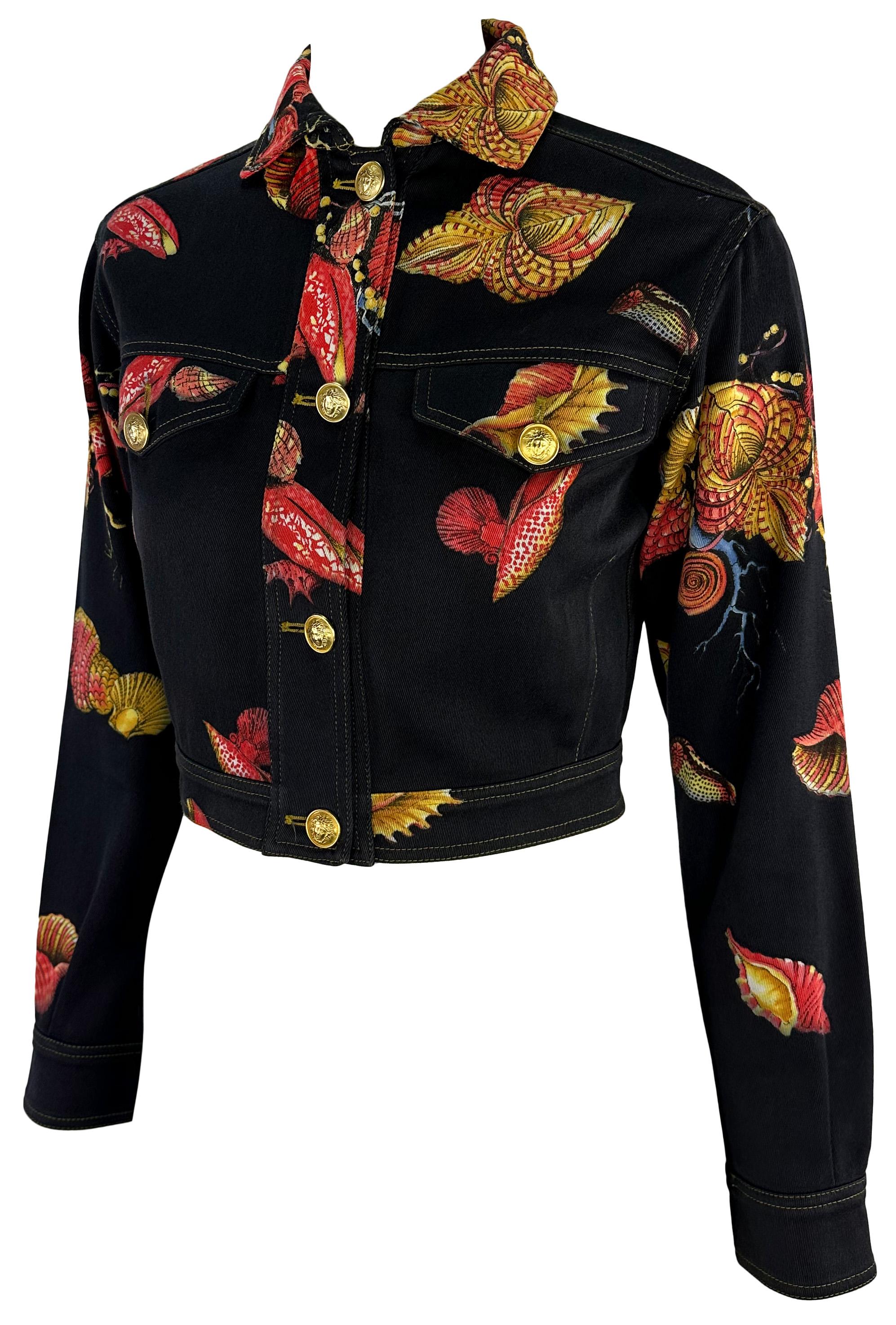 S/S 1992 Gianni Versace Runway Tresor la Mer Giacca Cropped Medusa in Denim Nero in vendita 1