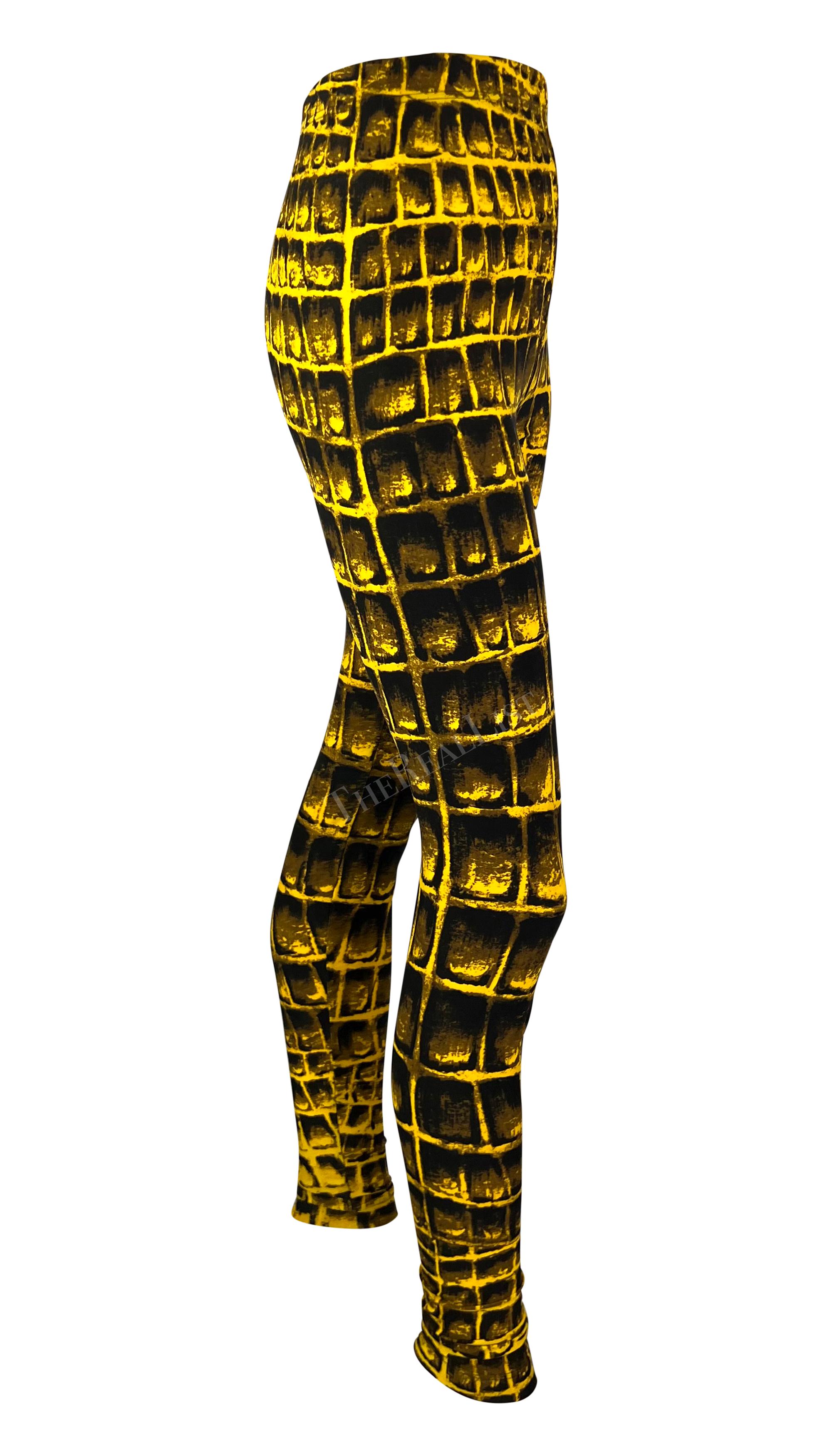 S/S 1992 Gianni Versace Runway Yellow Black Crocodile Print Leggings Tights For Sale 8