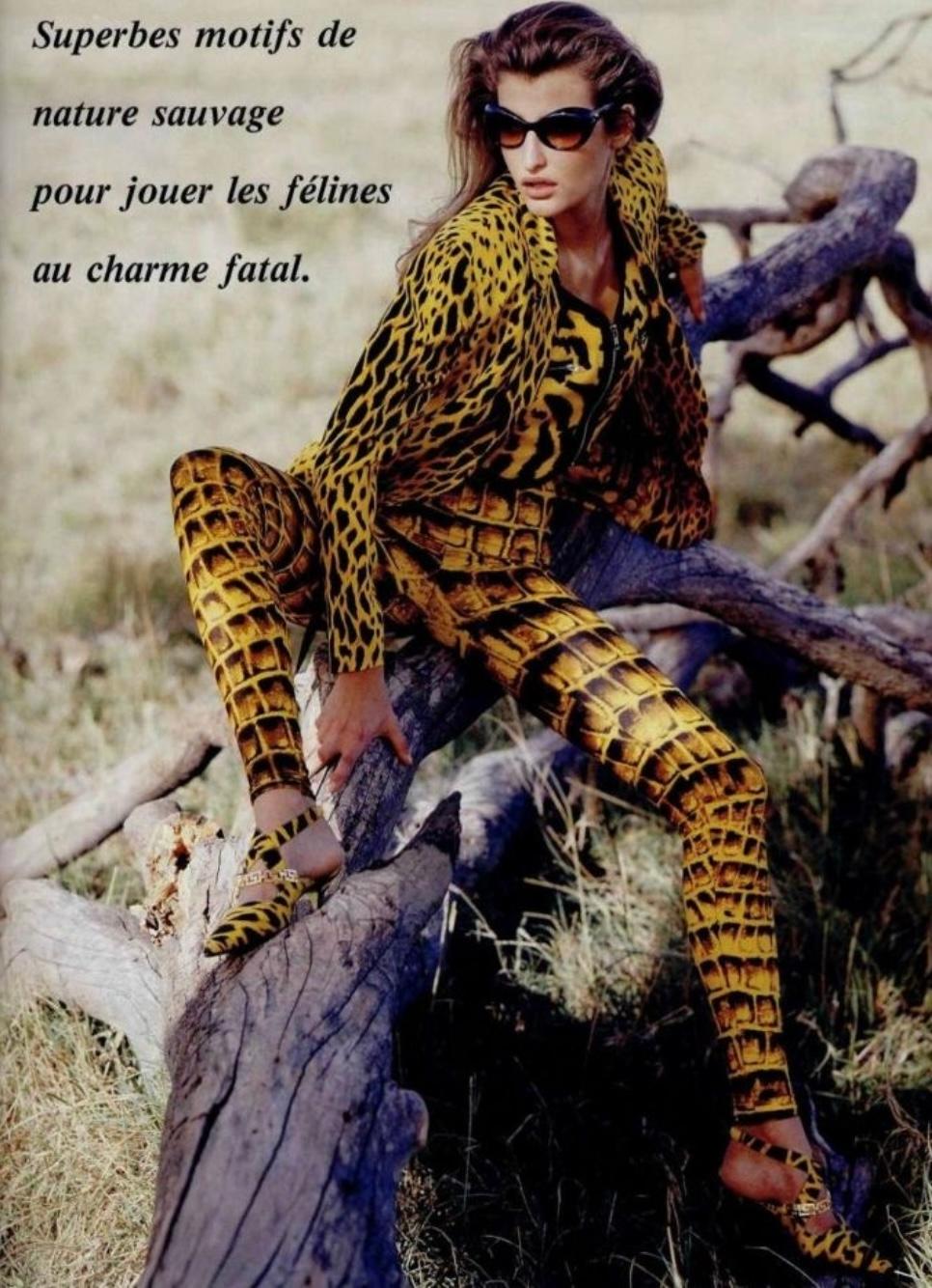 S/S 1992 Gianni Versace Runway Yellow Black Crocodile Print Leggings Tights Pour femmes en vente
