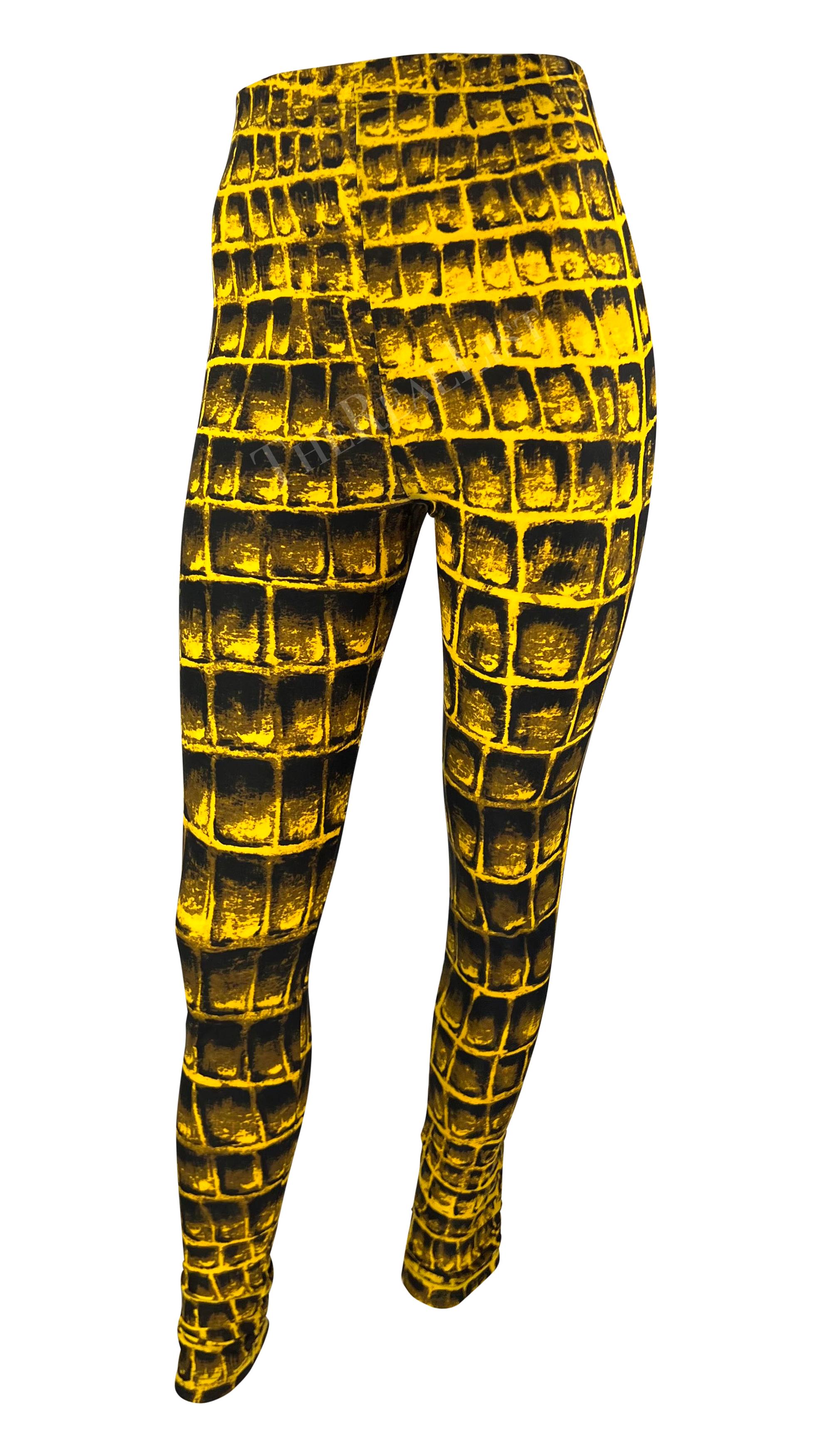 S/S 1992 Gianni Versace Runway Yellow Black Crocodile Print Leggings Tights For Sale 1