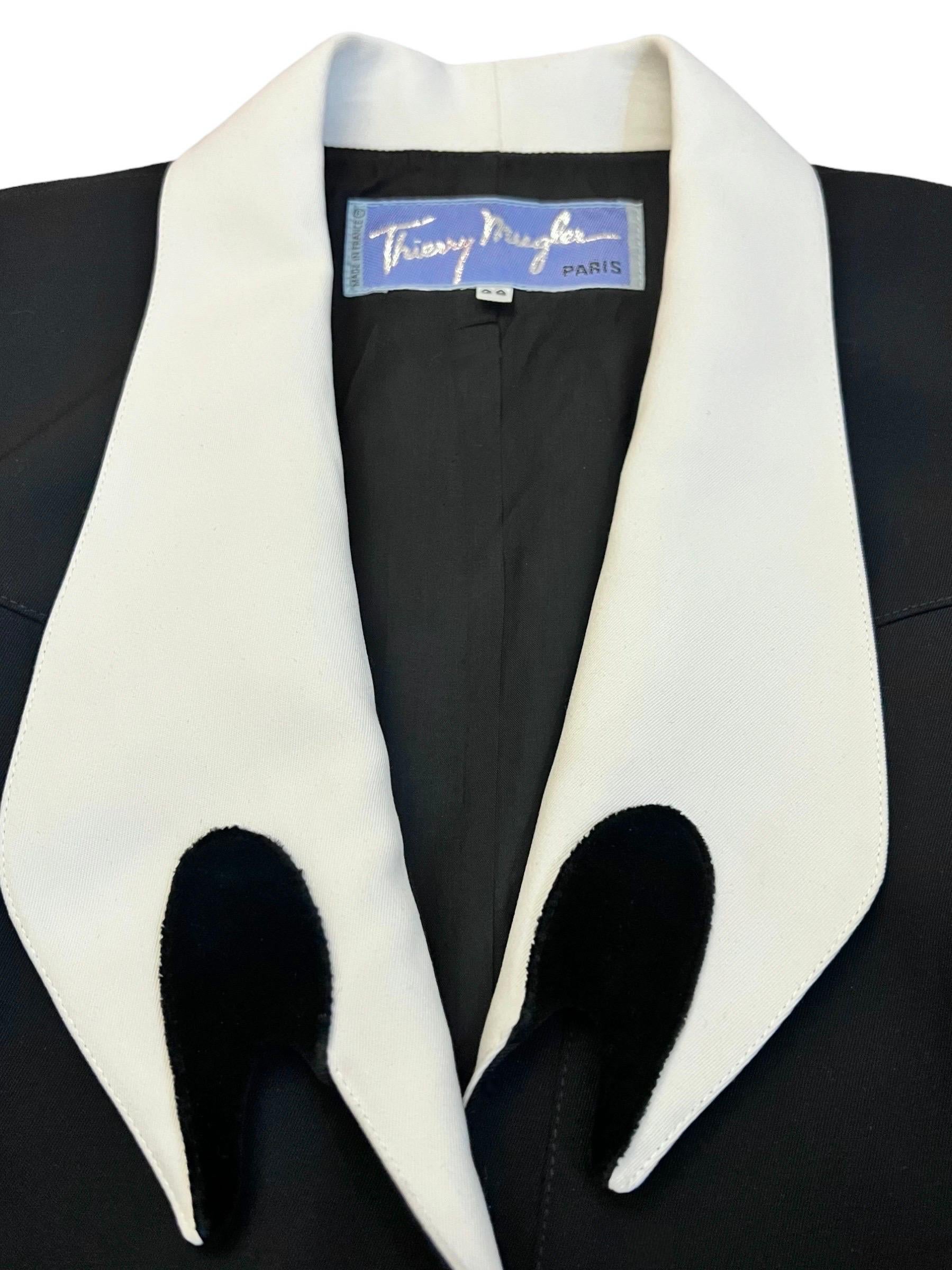 S/S 1992 Thierry Mugler Black Runway Jacket Dramatic White Collar For Sale 6