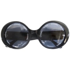 Lunettes de soleil circulaires Chanel Paris S/S 1993