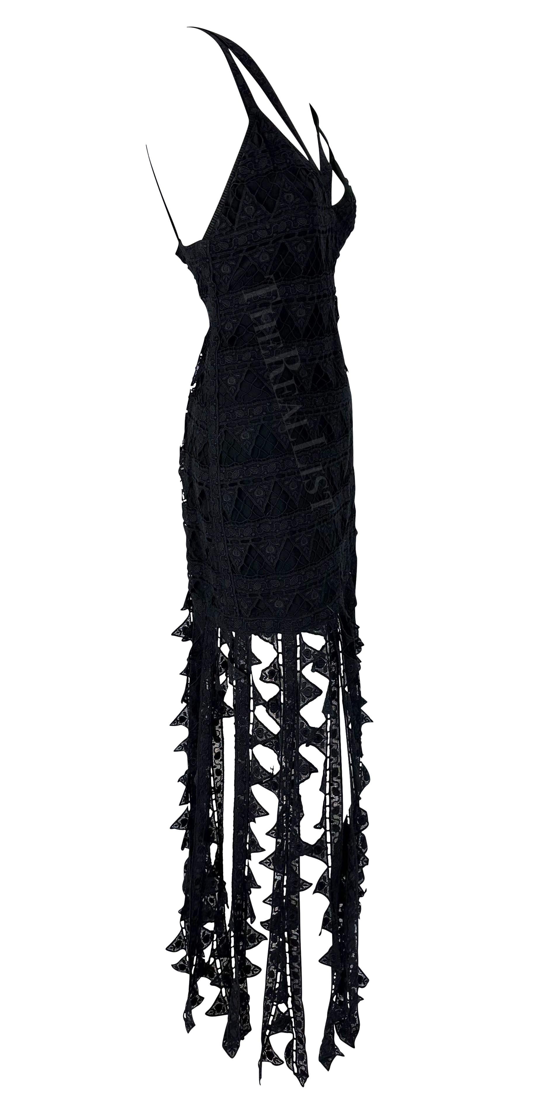 S/S 1993 Chloé by Karl Lagerfeld Runway Black Floral Triangle Lace Dress For Sale 5